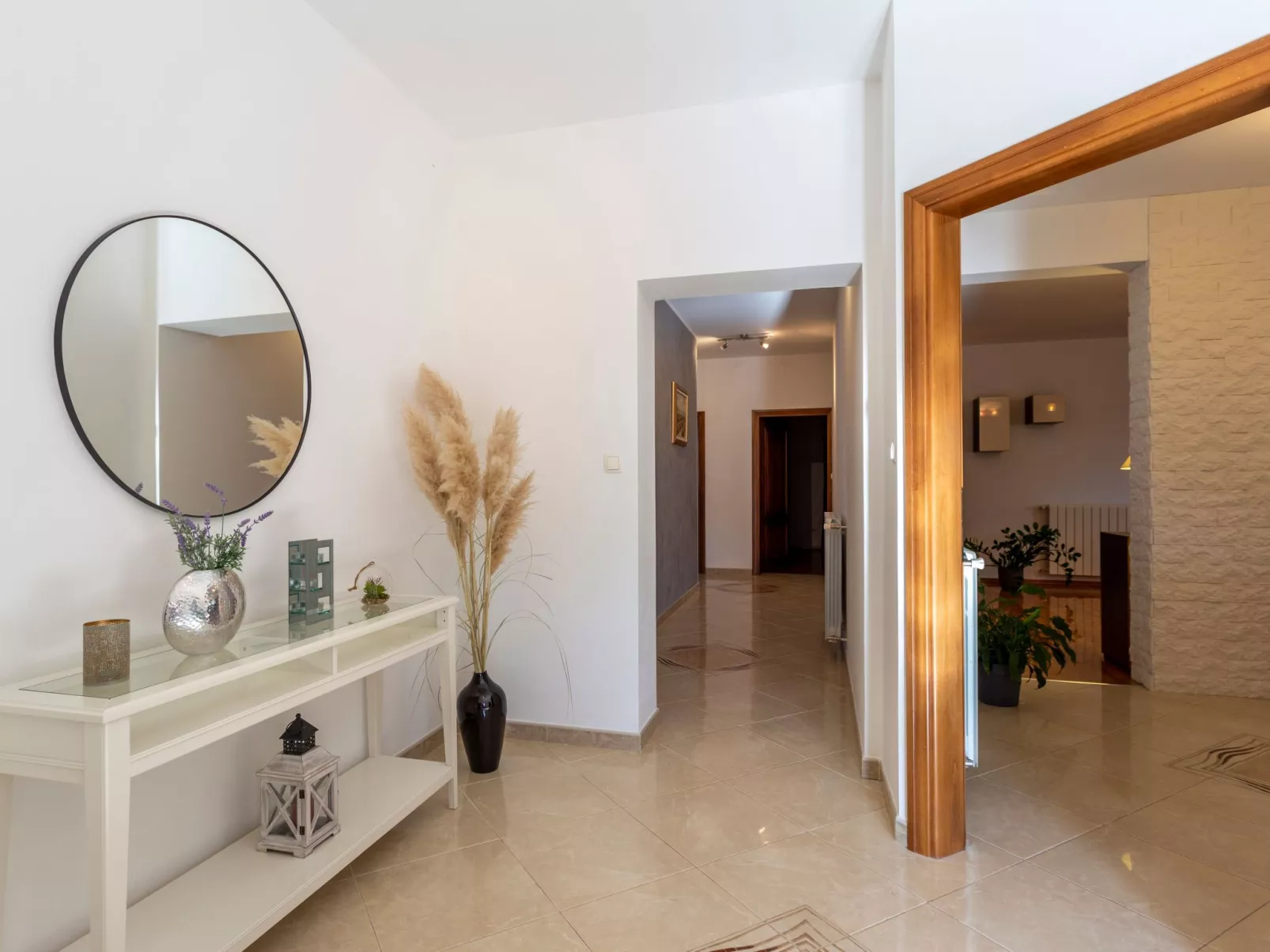 Villa Anavi mit privatem Pool und großem Garten-Drinnen