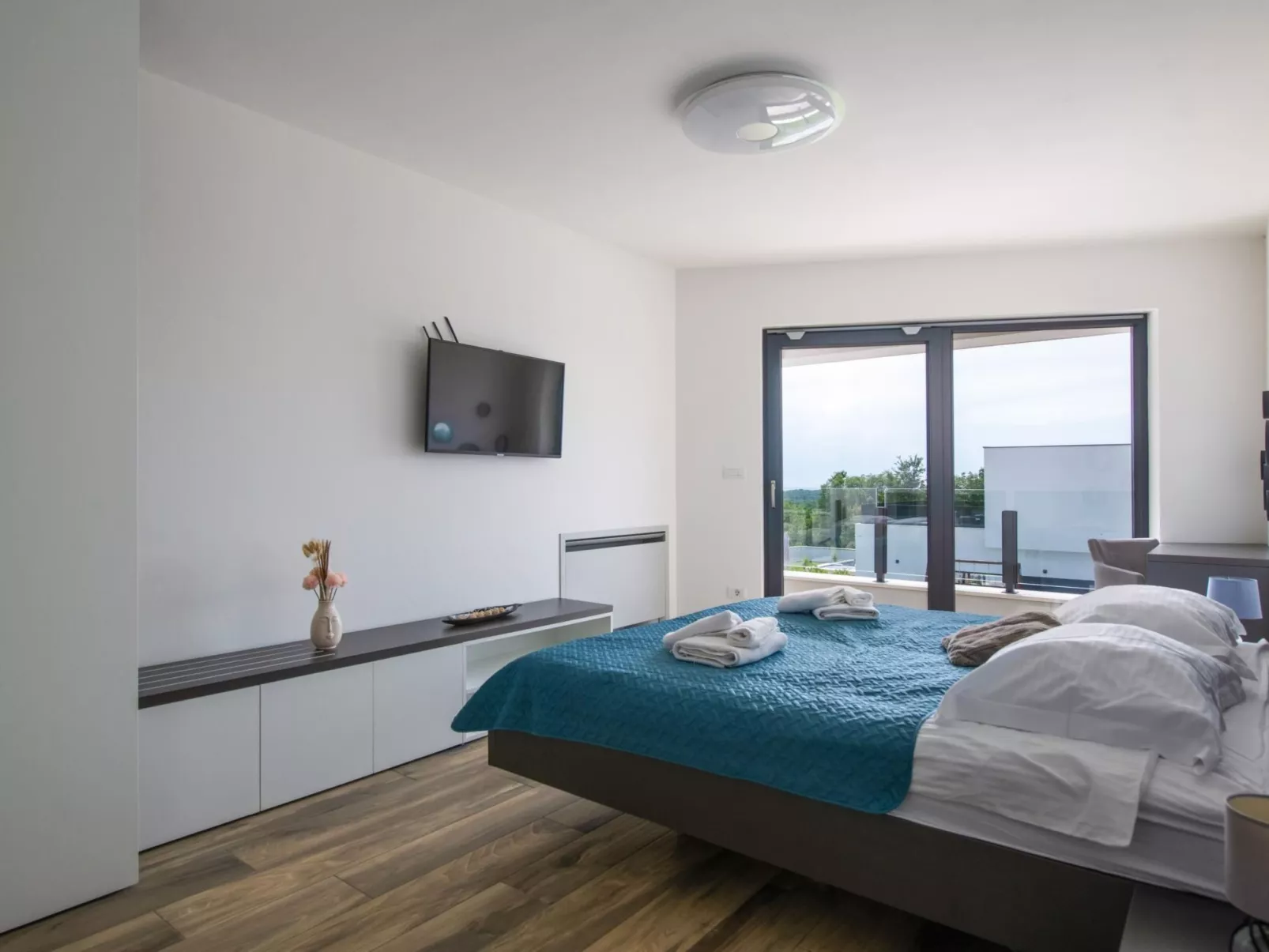 Villa EmMa mit 5 Schlafzimmern und beheiztem Pool-Drinnen