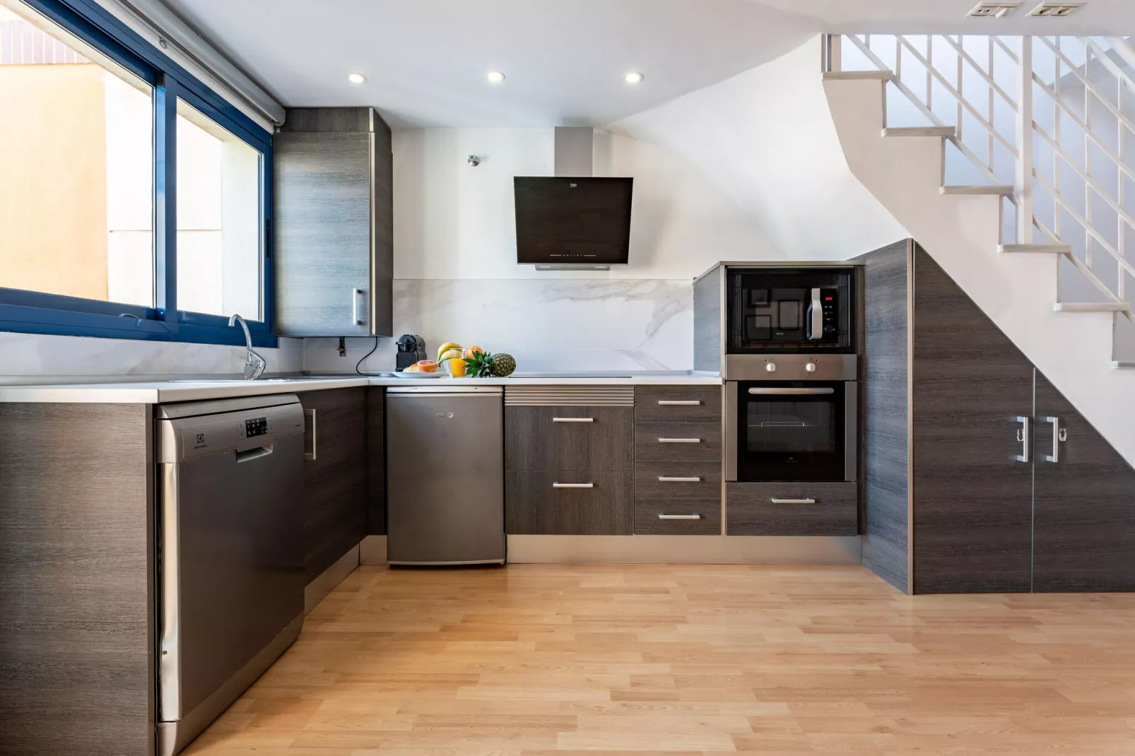CT 252 - Faro's Malaga Citylights - Amazing Roof Terrace-Kitchen