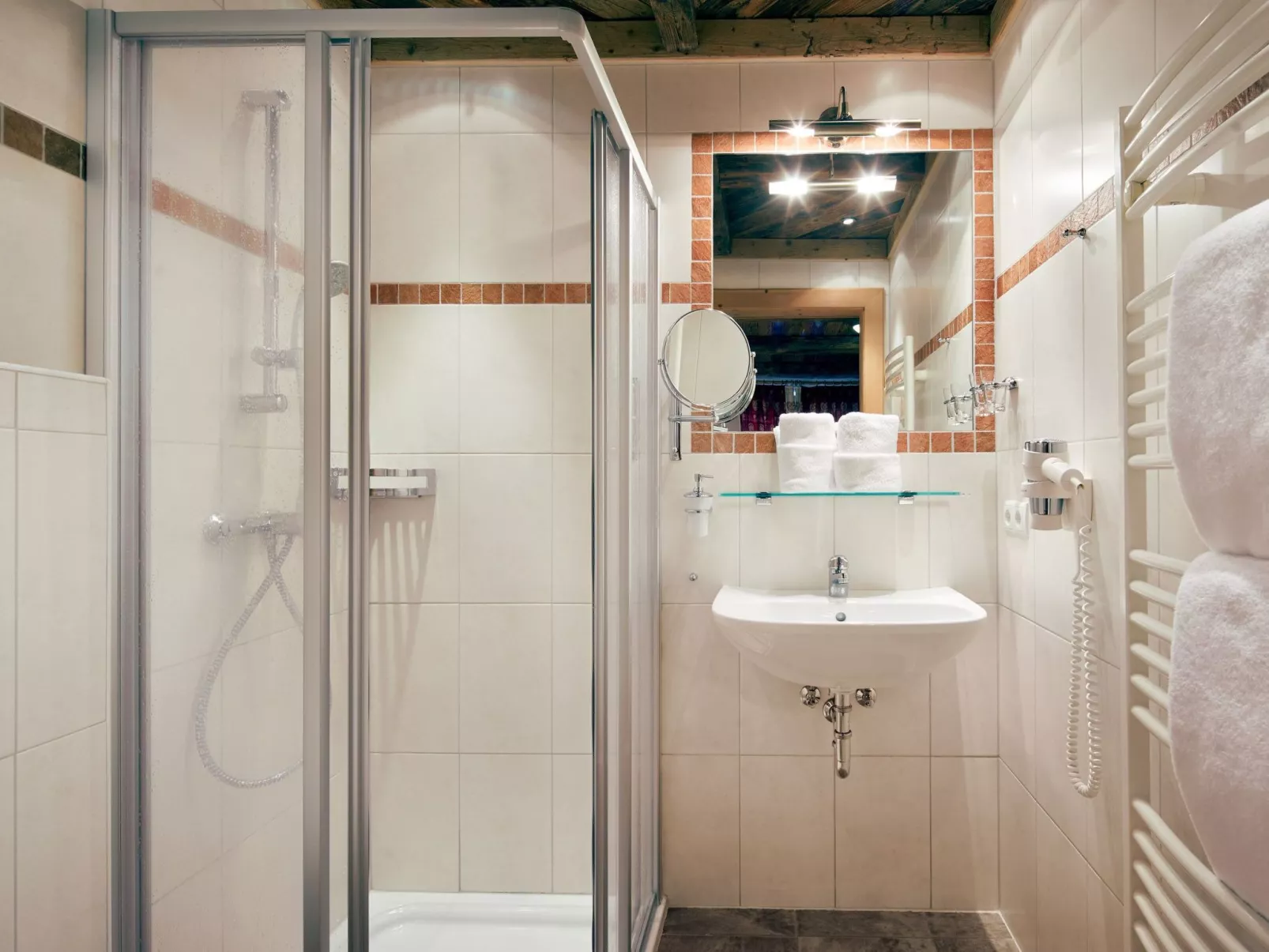 Im Almdorf in Flachau-Image-tags.info