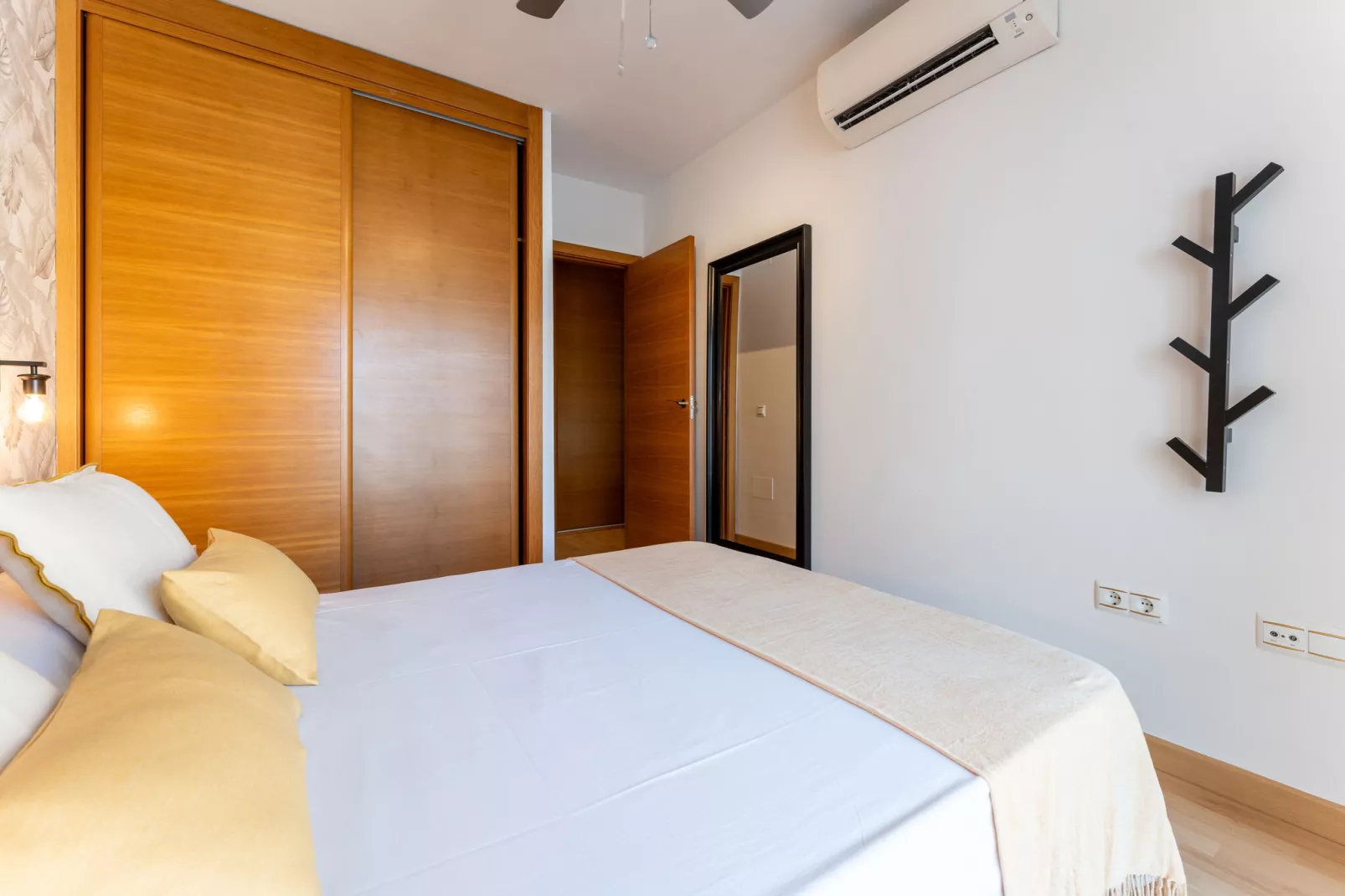 CT 252 - Faro's Malaga Citylights - Amazing Roof Terrace-Bedroom