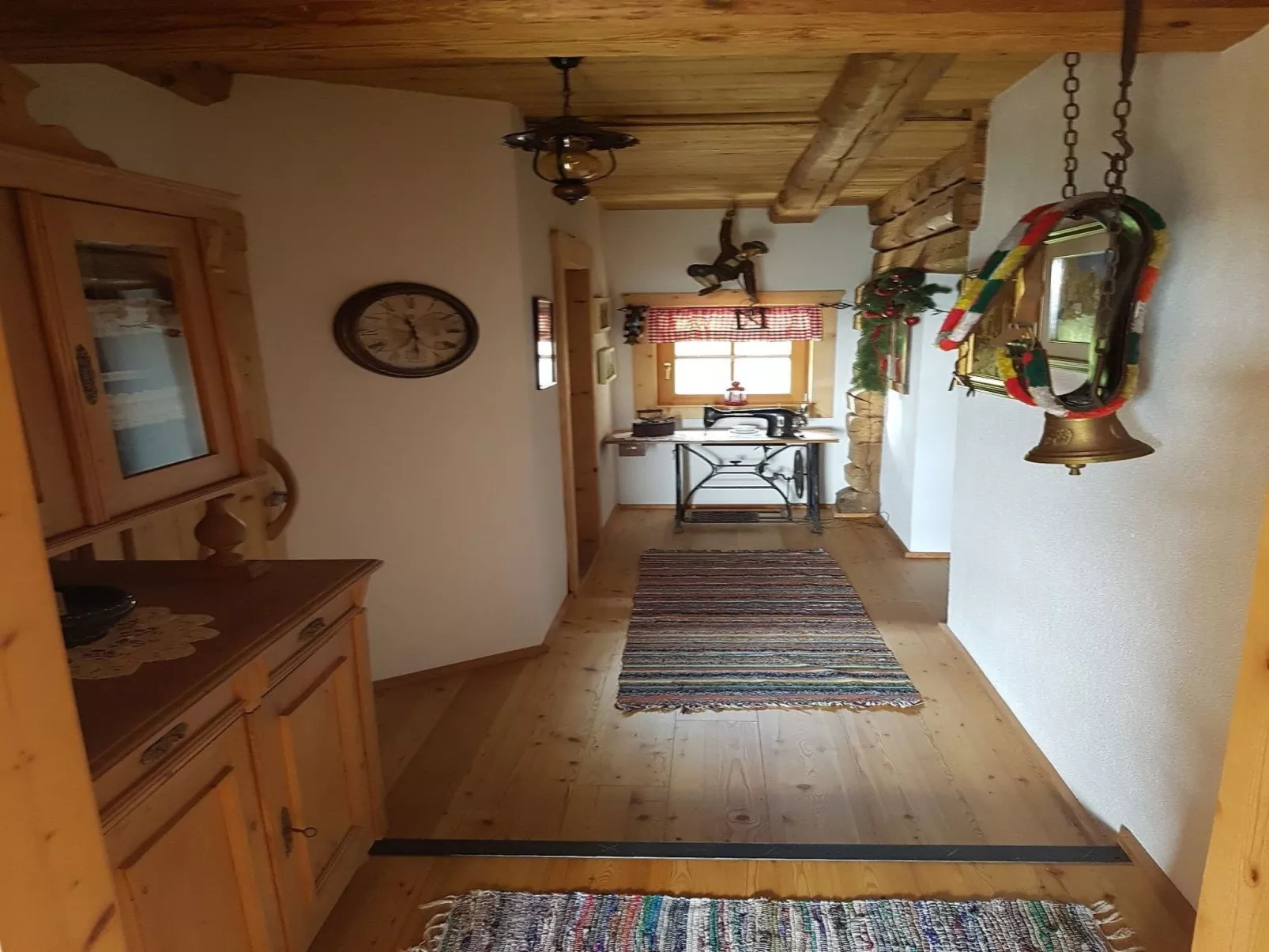 Almhütte Helmut Dischgerbrent in Sankt Margarethen-Inside