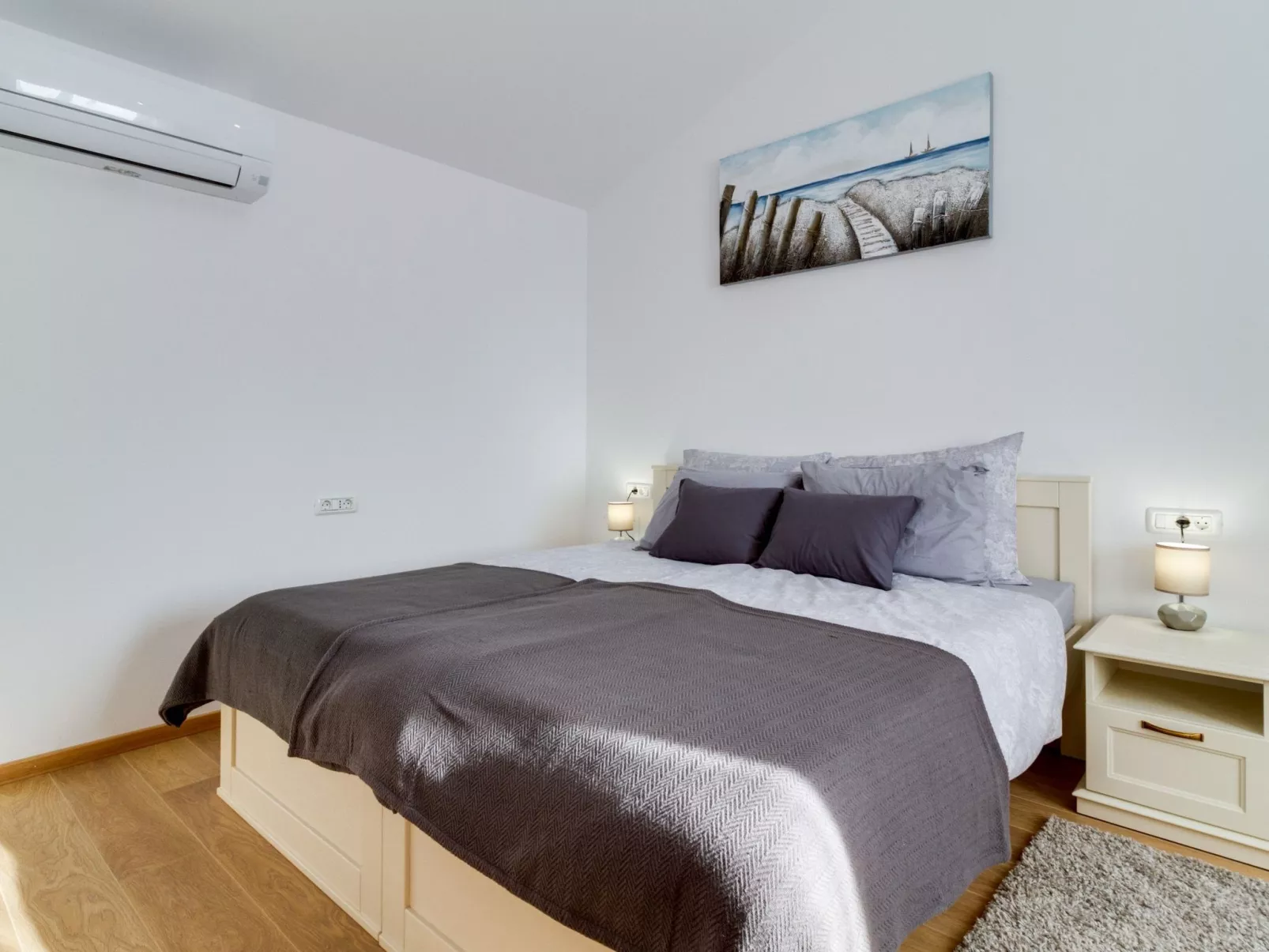 "Villa Nima" mit privatem Pool-Dedans