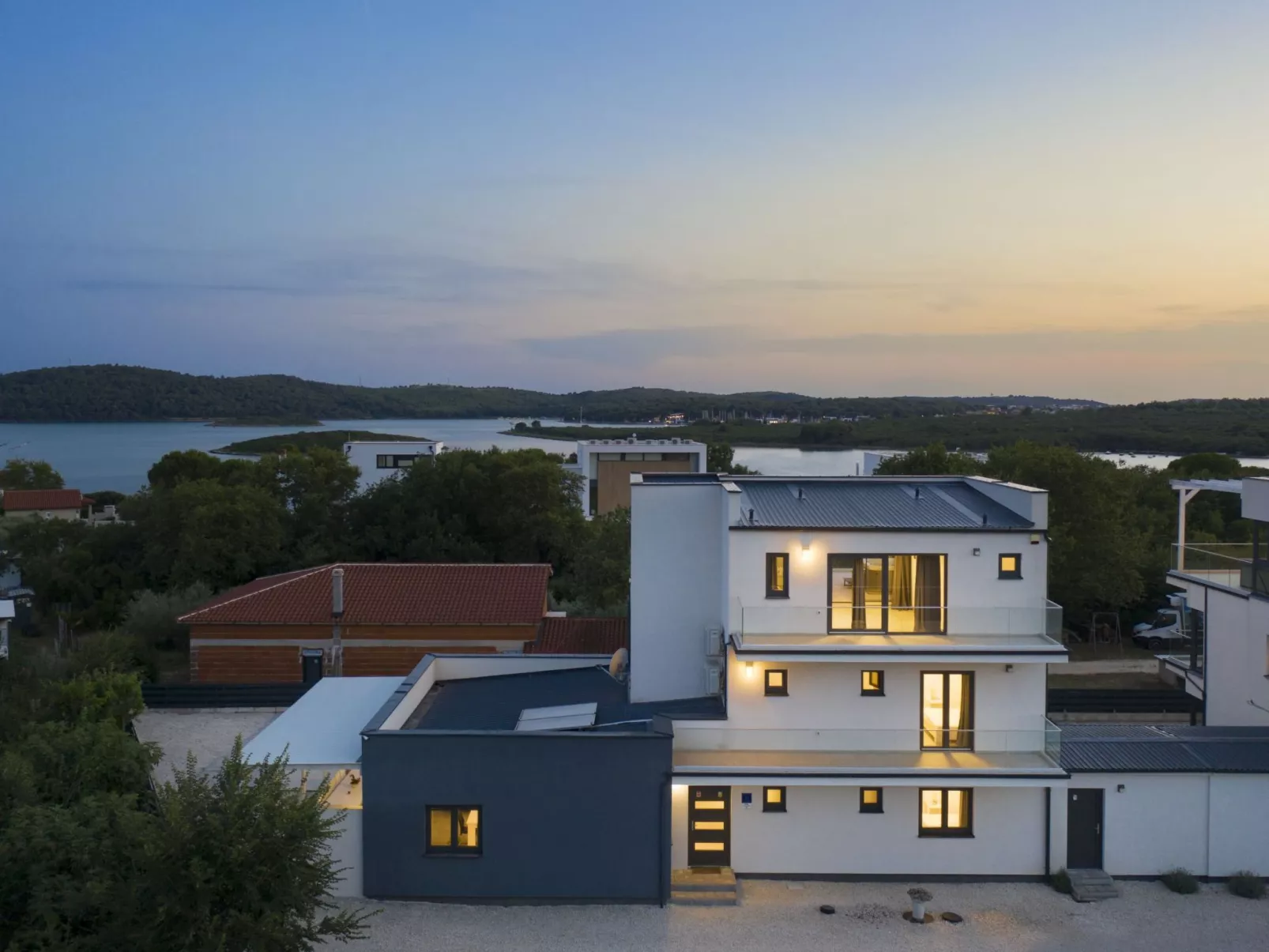 Villa Luna mit Pool, Sauna, Whirlpool, Tennisplatz-Draußen