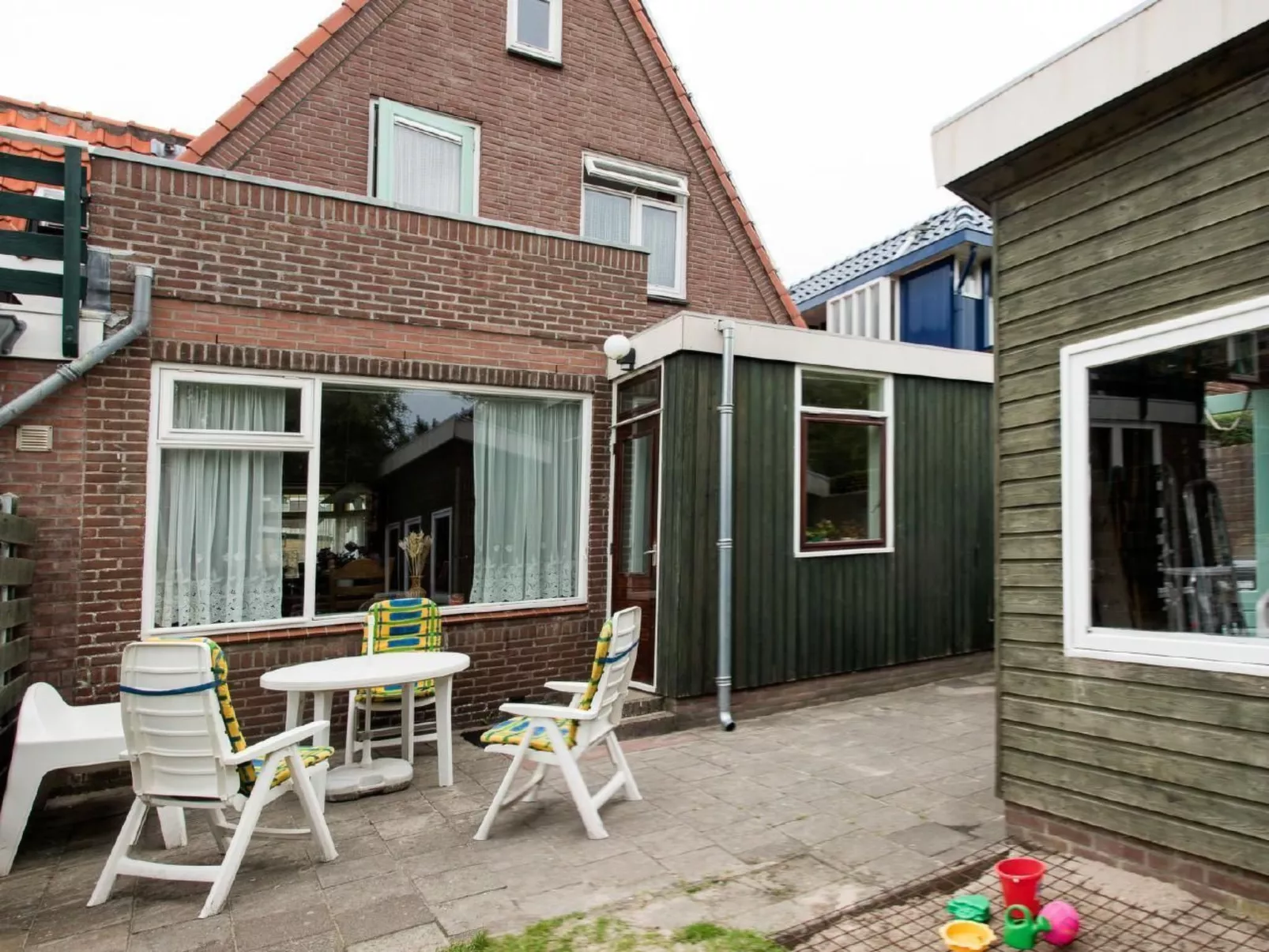 Mit Terrasse-Outside