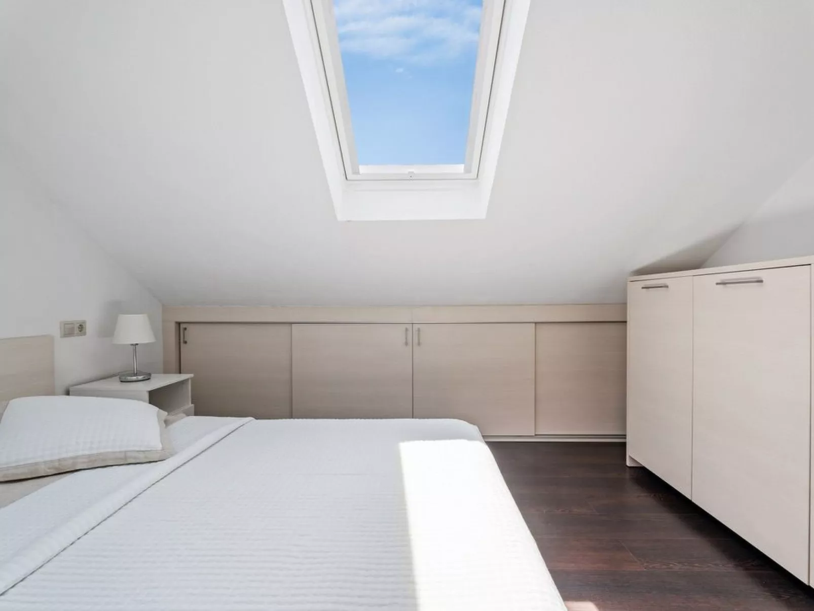 Ferienappartement mit zwei Meerblick-Balkonen-Drinnen