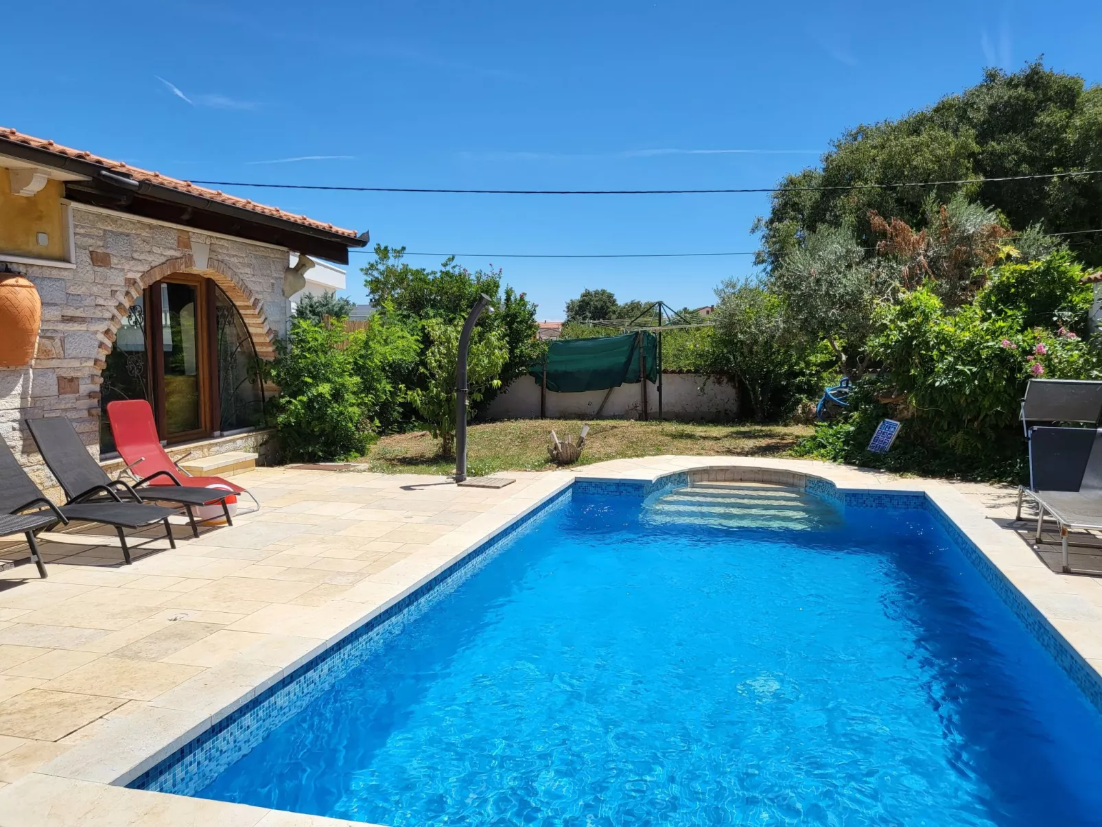 Haus mit Pool-Outside