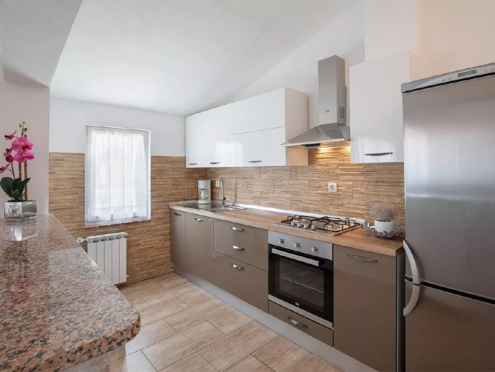 3-Schlafzimmer-Wohnung mit Gemeinschaftspool-Image-tags.info