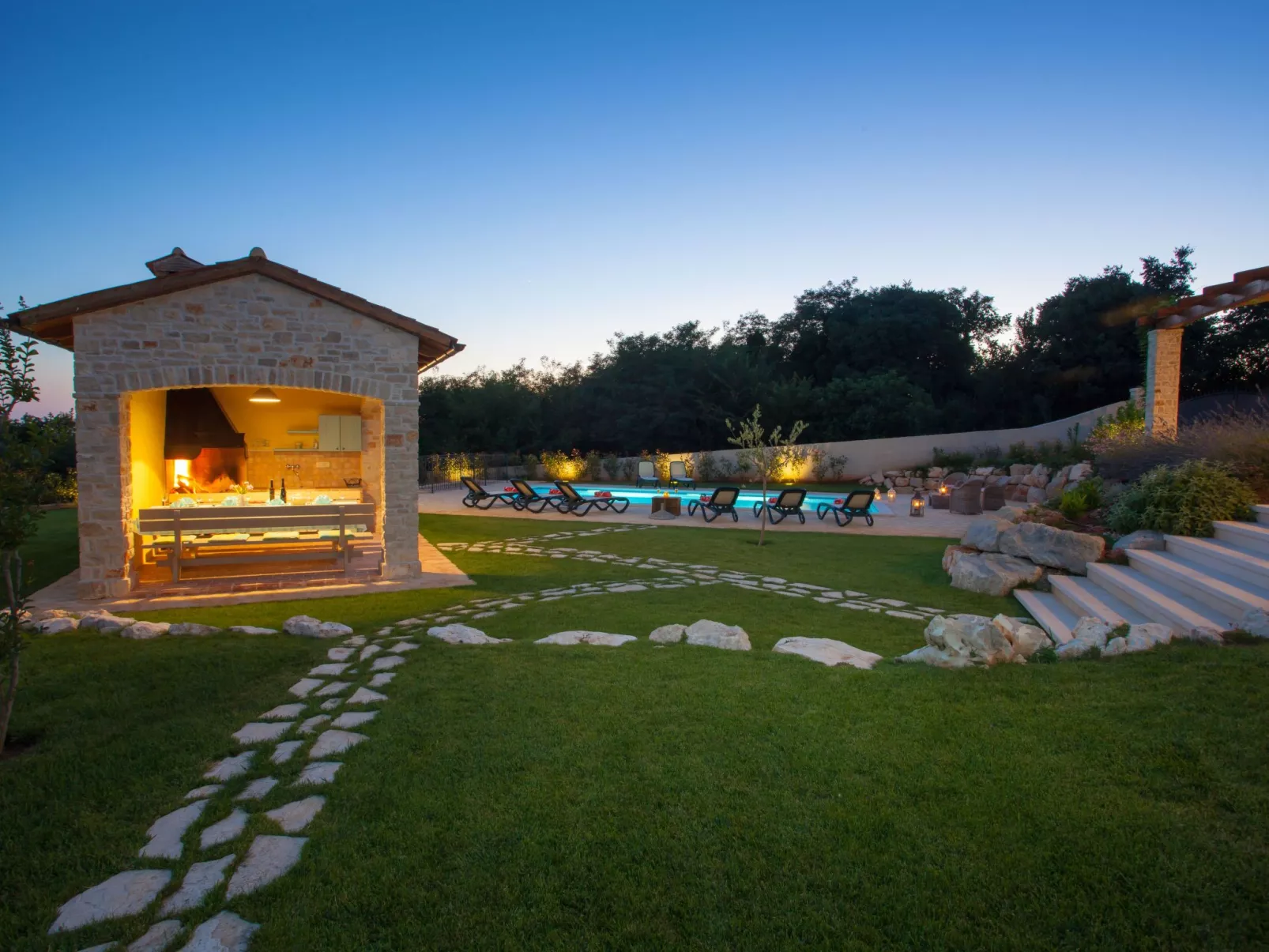 Luxusvilla "Azzurra" mit beheiztem Pool-Outside