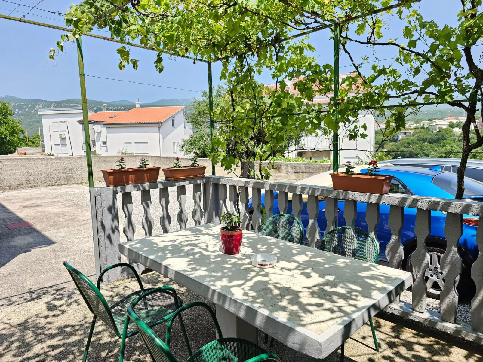 Appartement für 2-3 Personen mit Terrasse-Outside