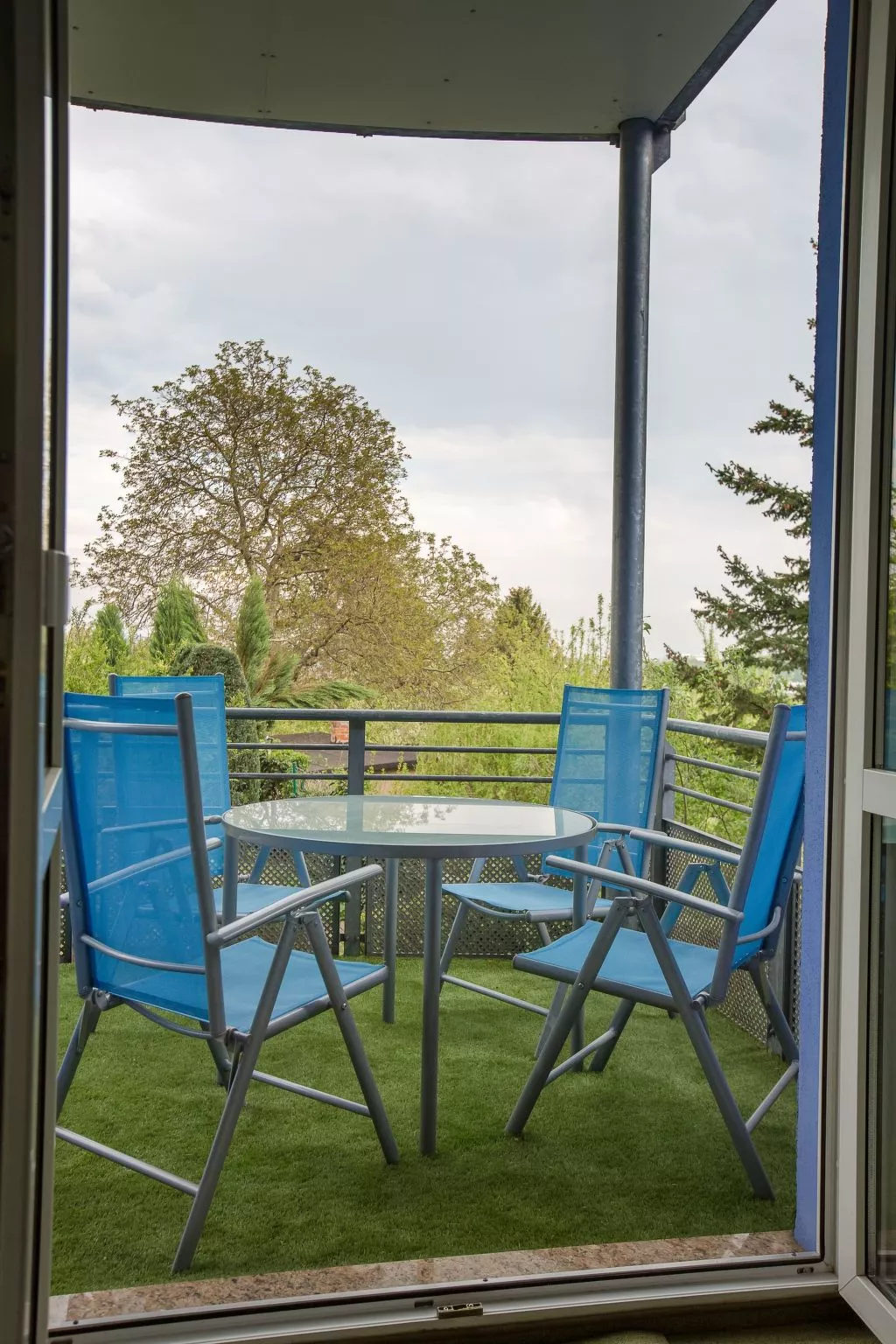  in Stadtrandlage mit guter Anbindung, sowie eigener Terrasse und Garten-Outside