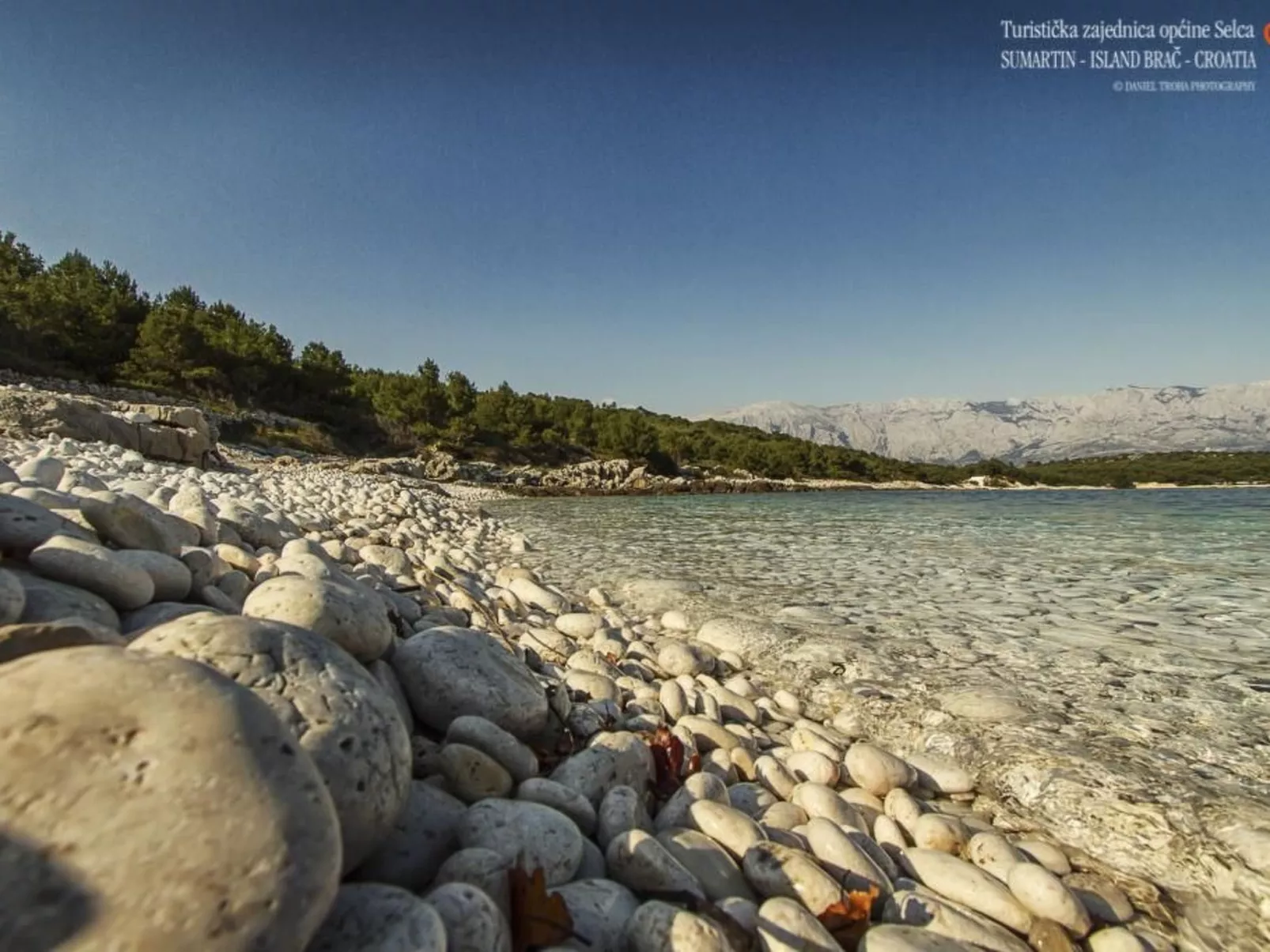 Gesamtes Ferienhaus in Sumartin mit Privatem Pool-Dehors