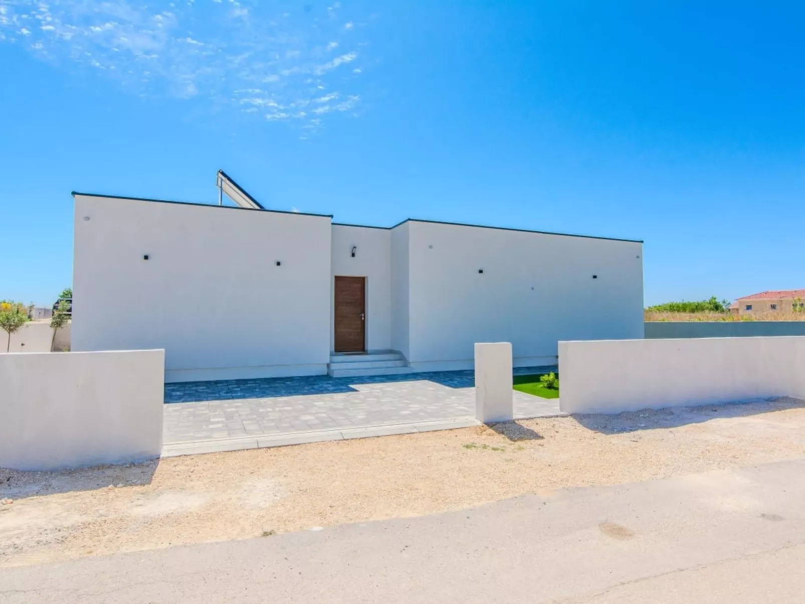 Neues modernes Poolhaus in Privlaka-Draußen