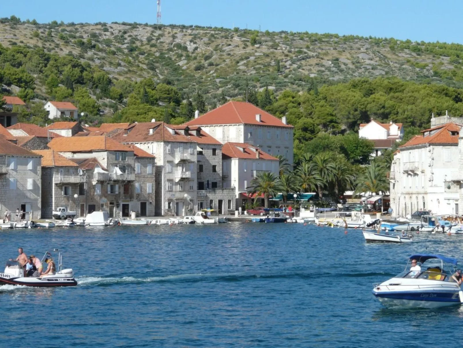 "Lile" mit Blick auf das Wasser-Dehors