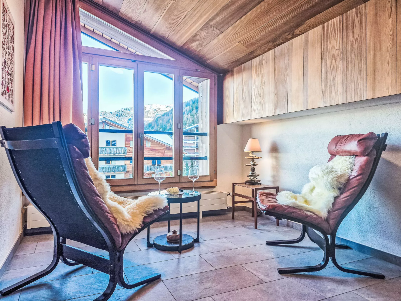 Les Genets 167D-Inside