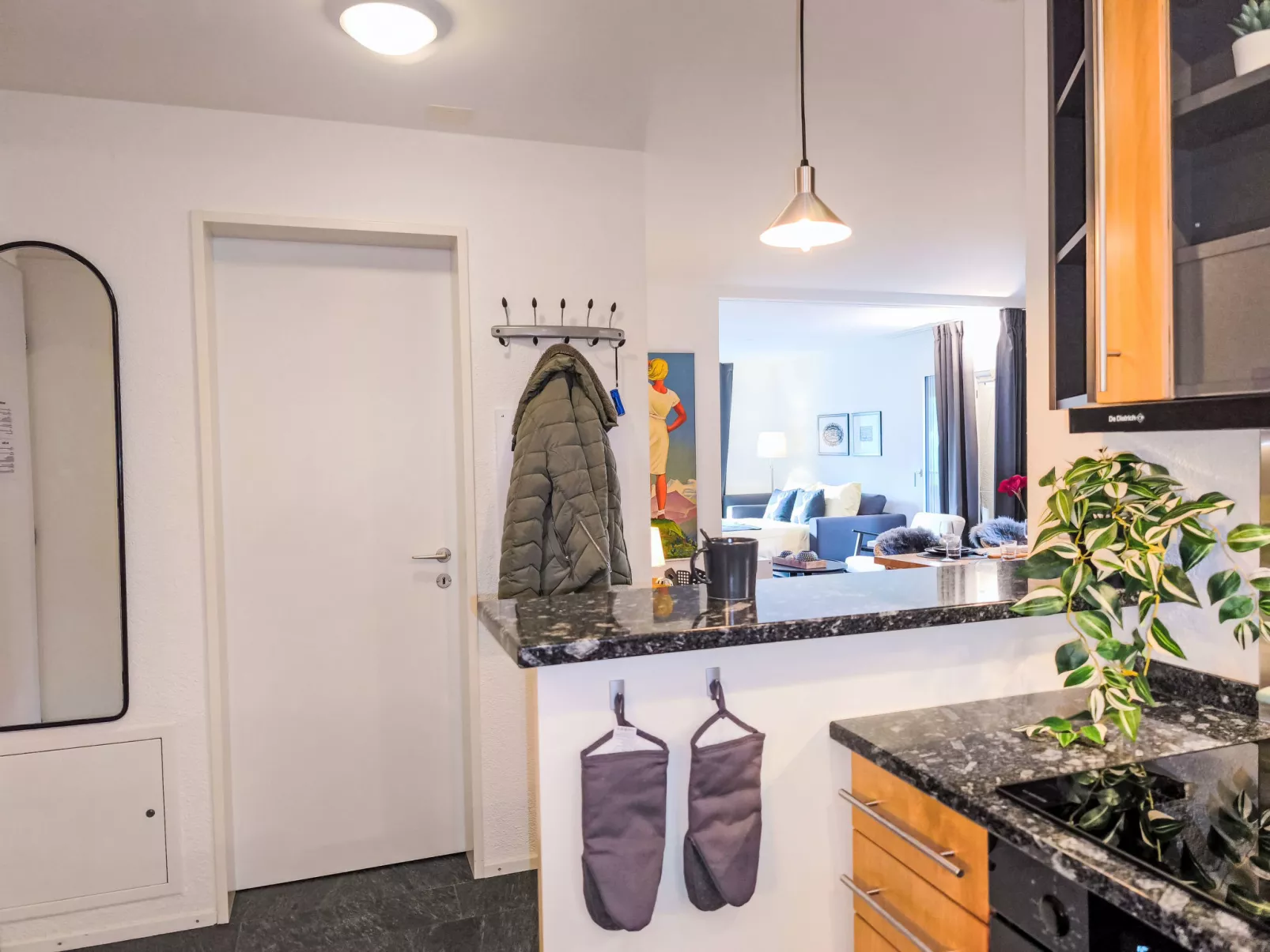 Silence, Apt. P-Drinnen