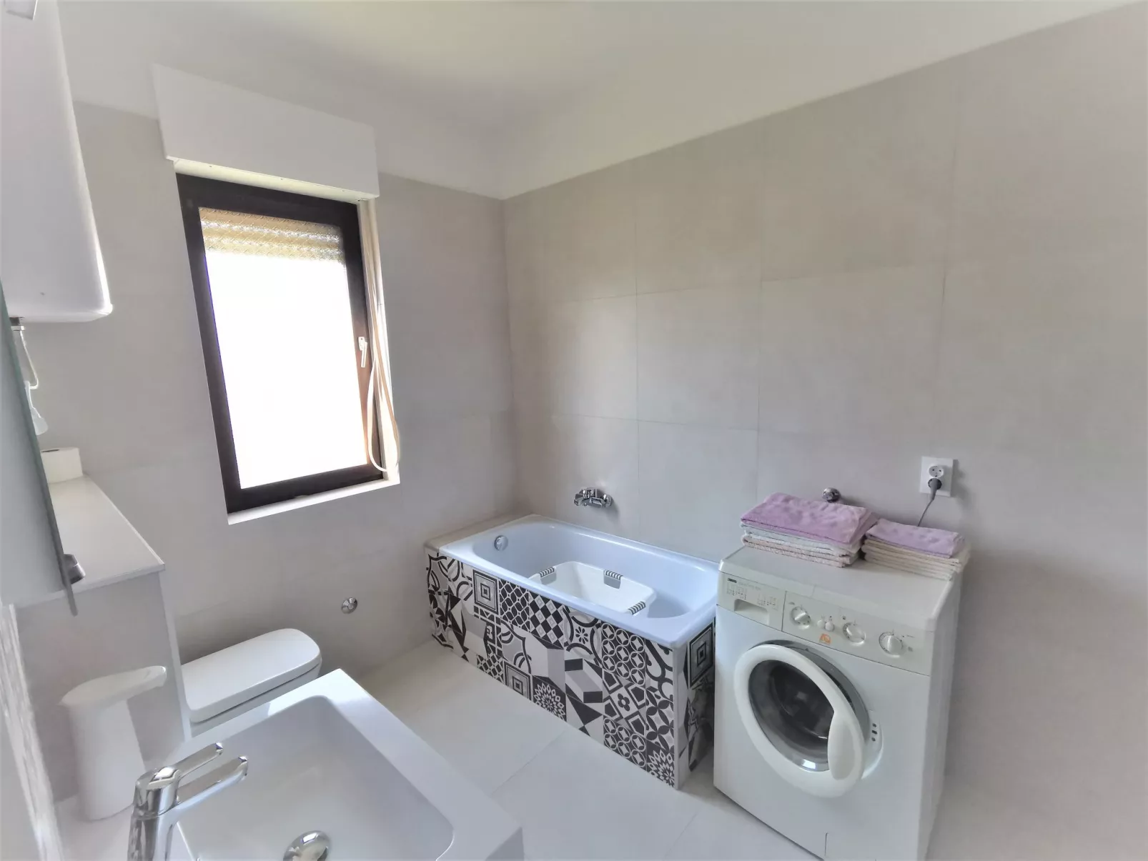 Mit privater Terrasse-Inside