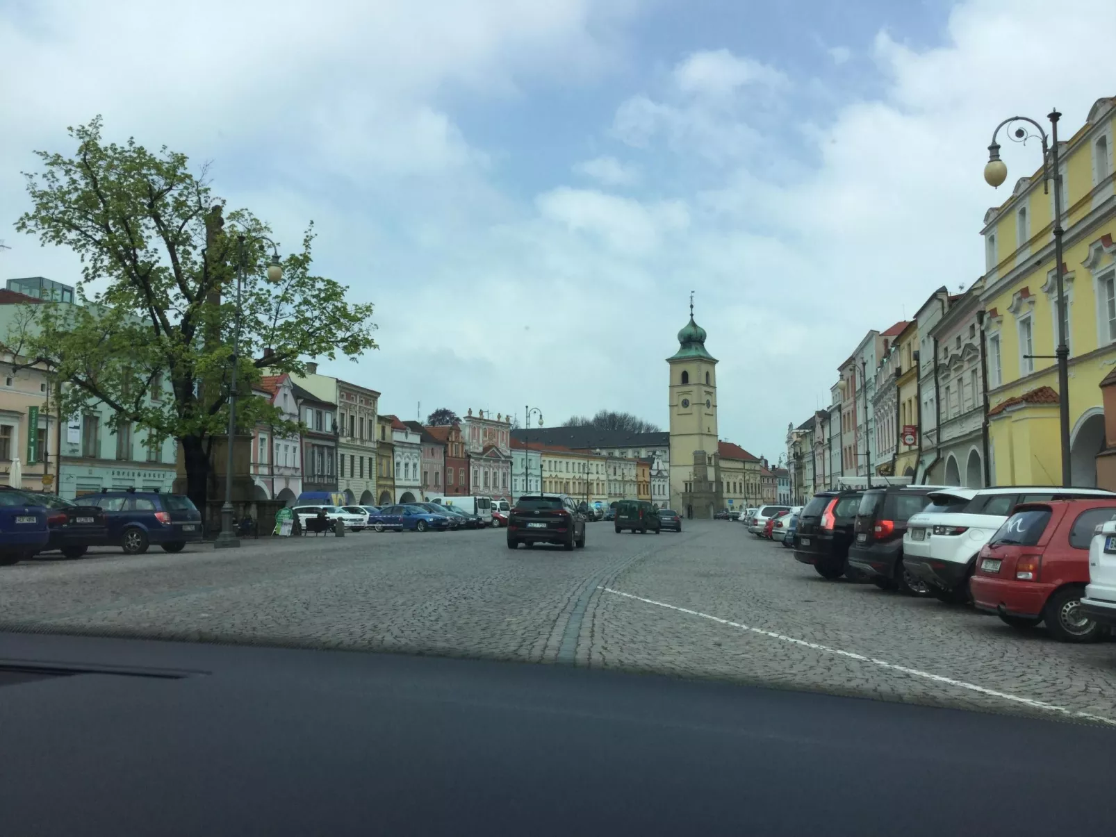 Wohnung auf einem eingezäunten Grundstück-Draußen