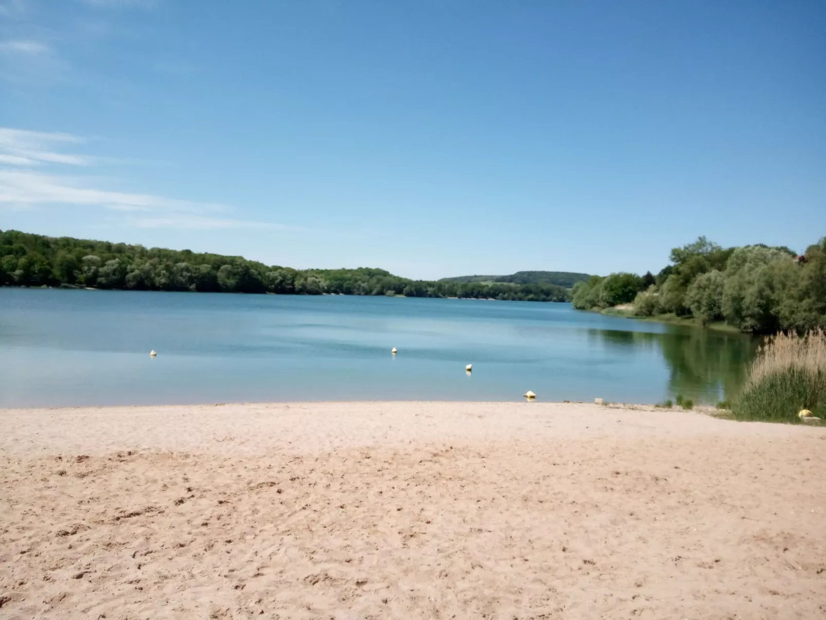 Großes Ferienhaus mit Terrasse und Garten-Outside