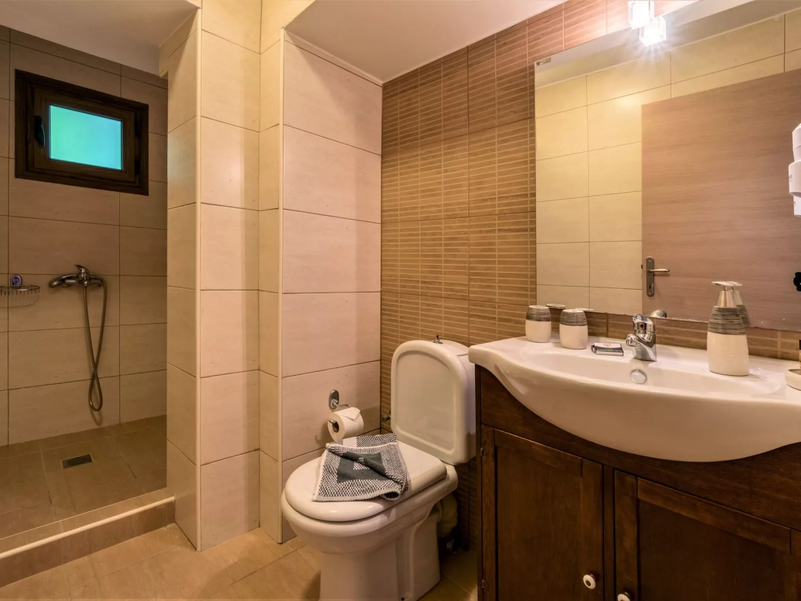 Villa Zeus mit privatem Pool und Jacuzzi-Dedans