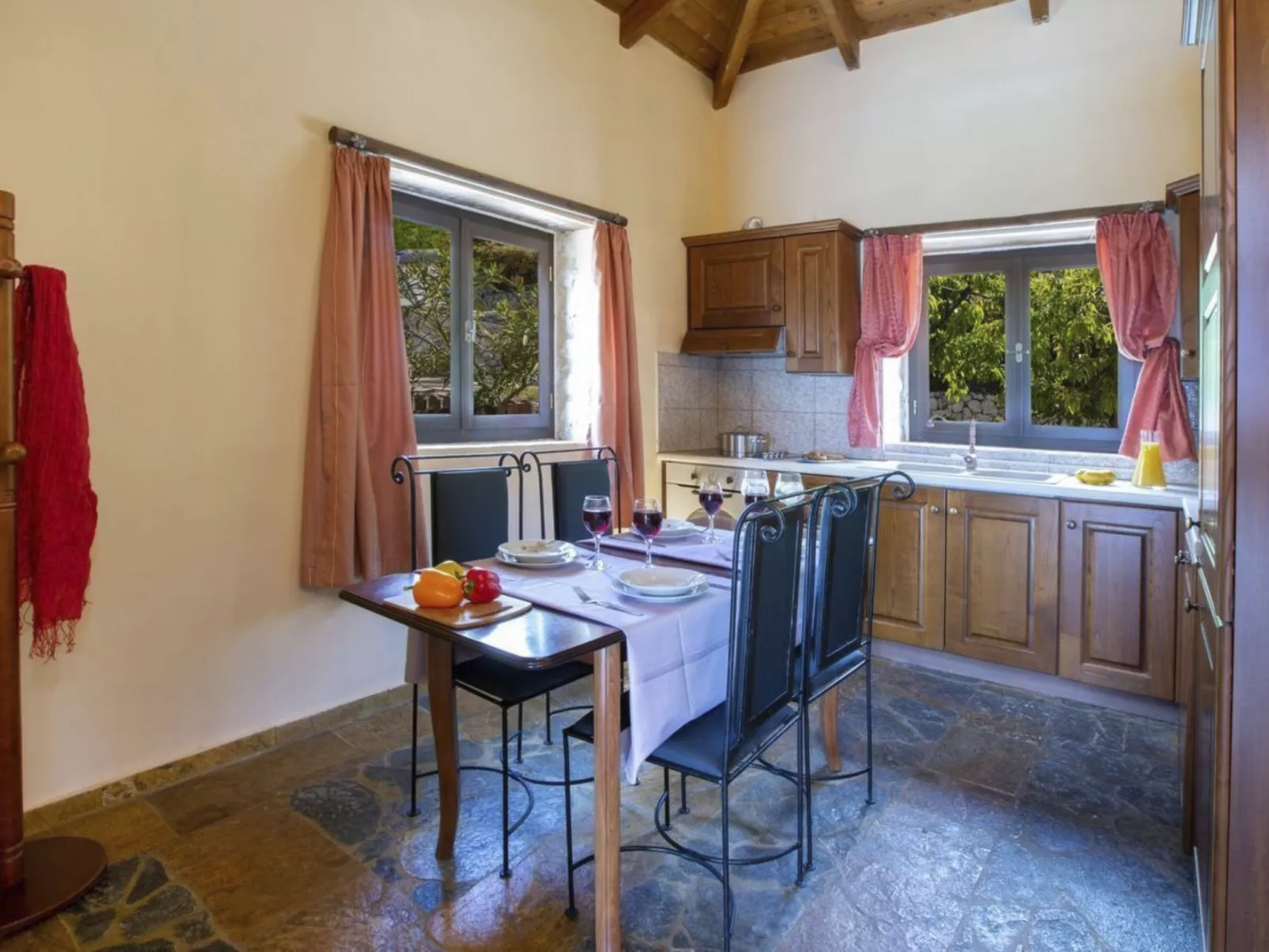 Schönes Haus in Apollonii mit privatem Pool-Inside