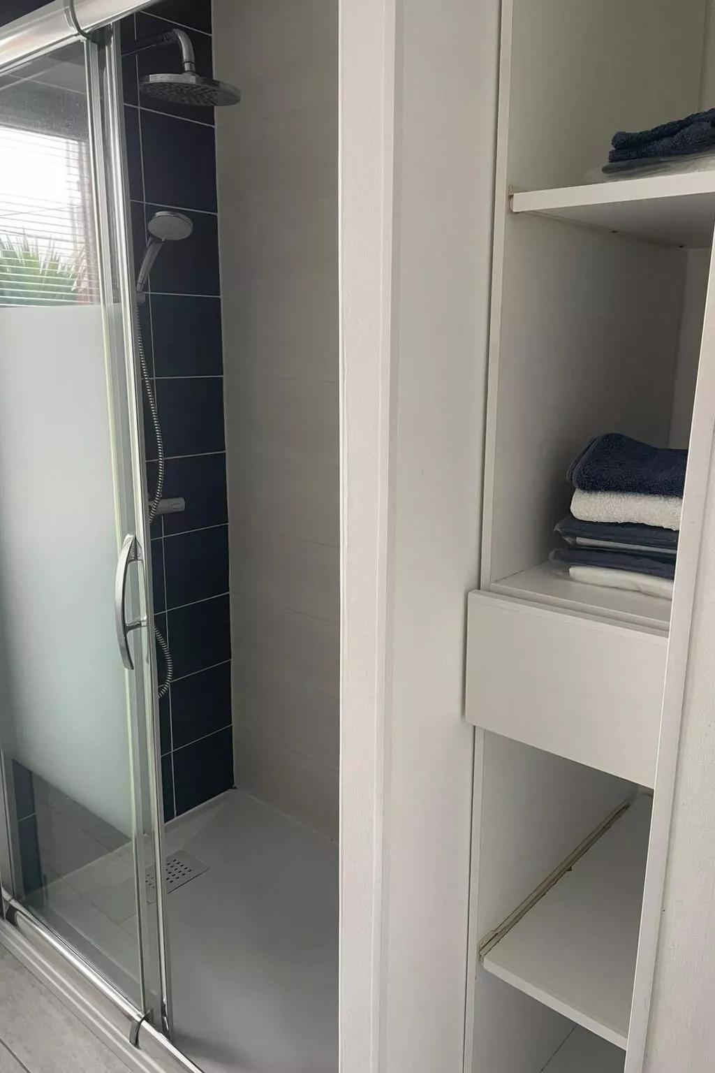 Stadthaus mit eigenem Garten und Grill-Drinnen