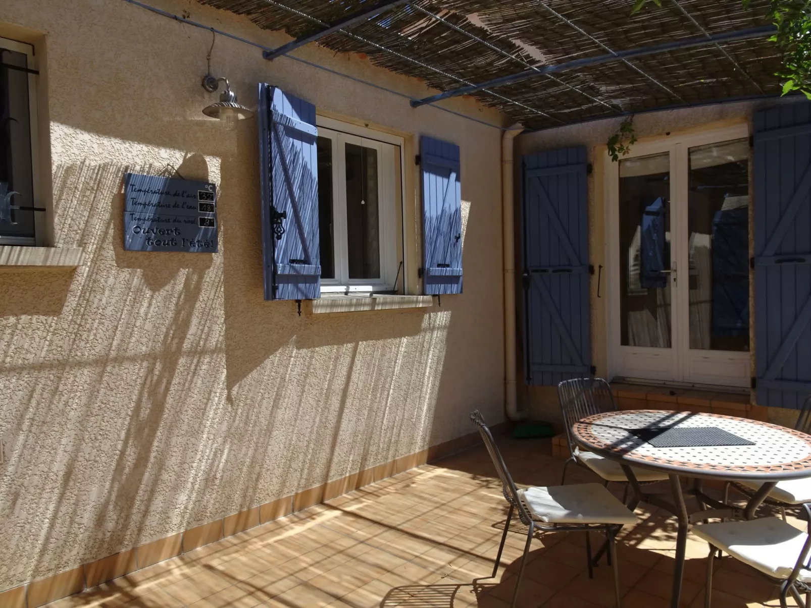 À l'abri du Mistral-Draußen