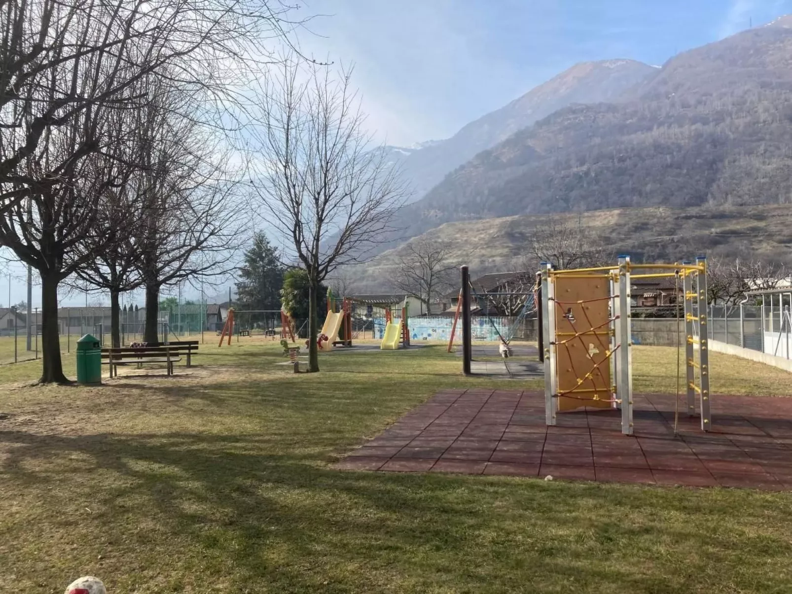 Mit Bergblick-Dehors