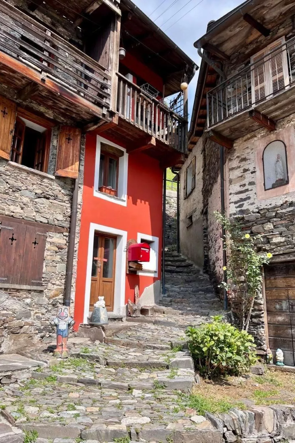 Entdecken Sie den Charme von Casa Clementina in Indemini-Outside