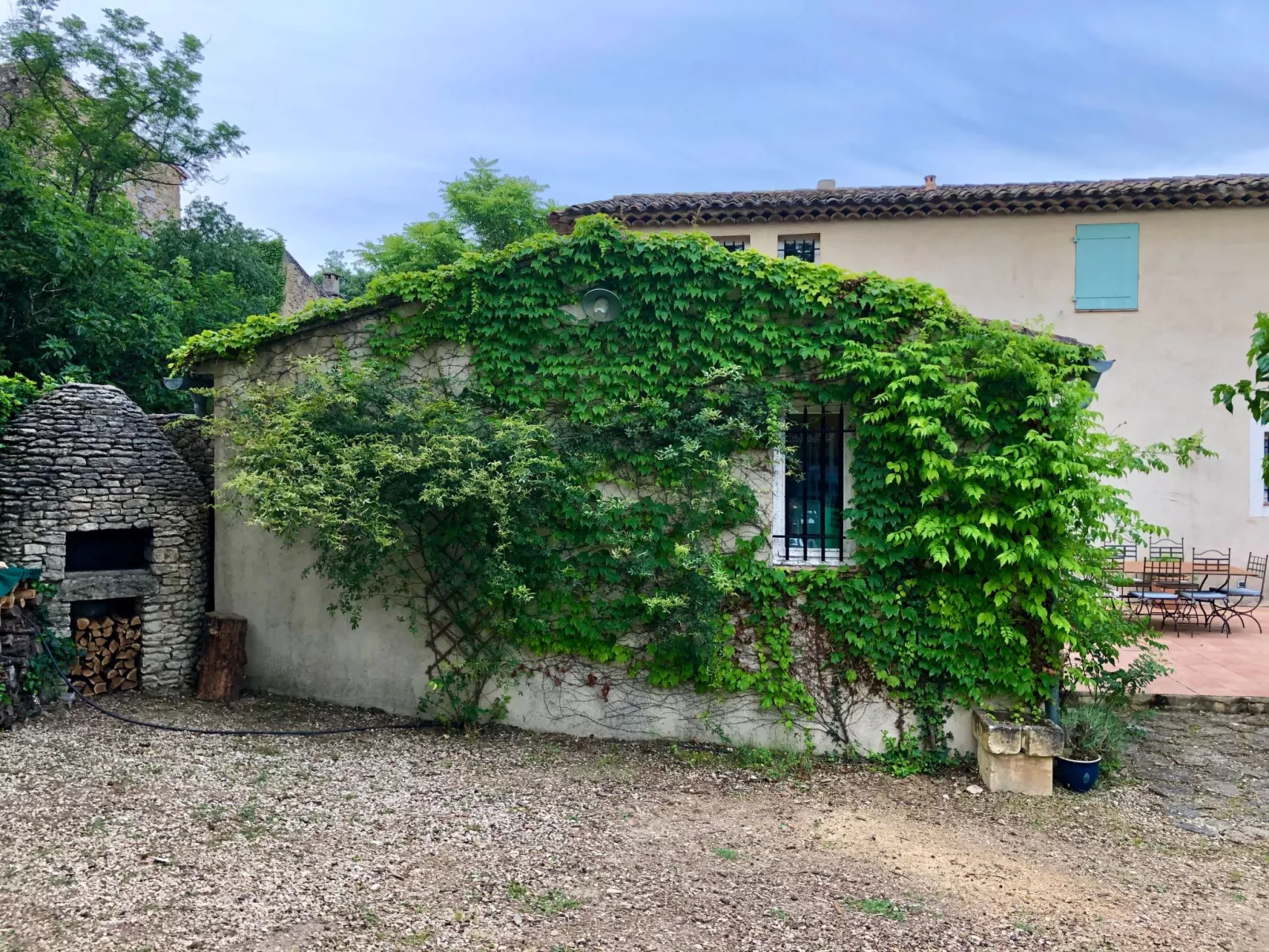 "Eutherpes Haus"-Draußen