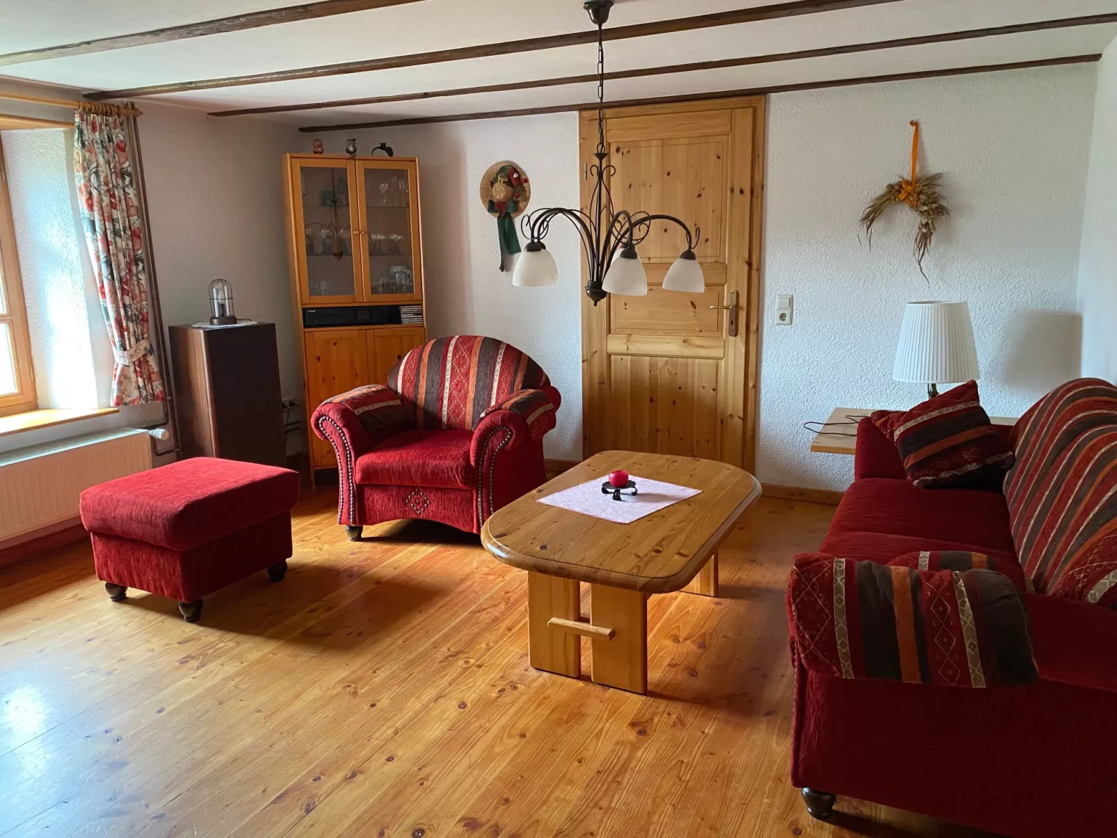 In Ventron mit eingezäuntem Garten-Inside