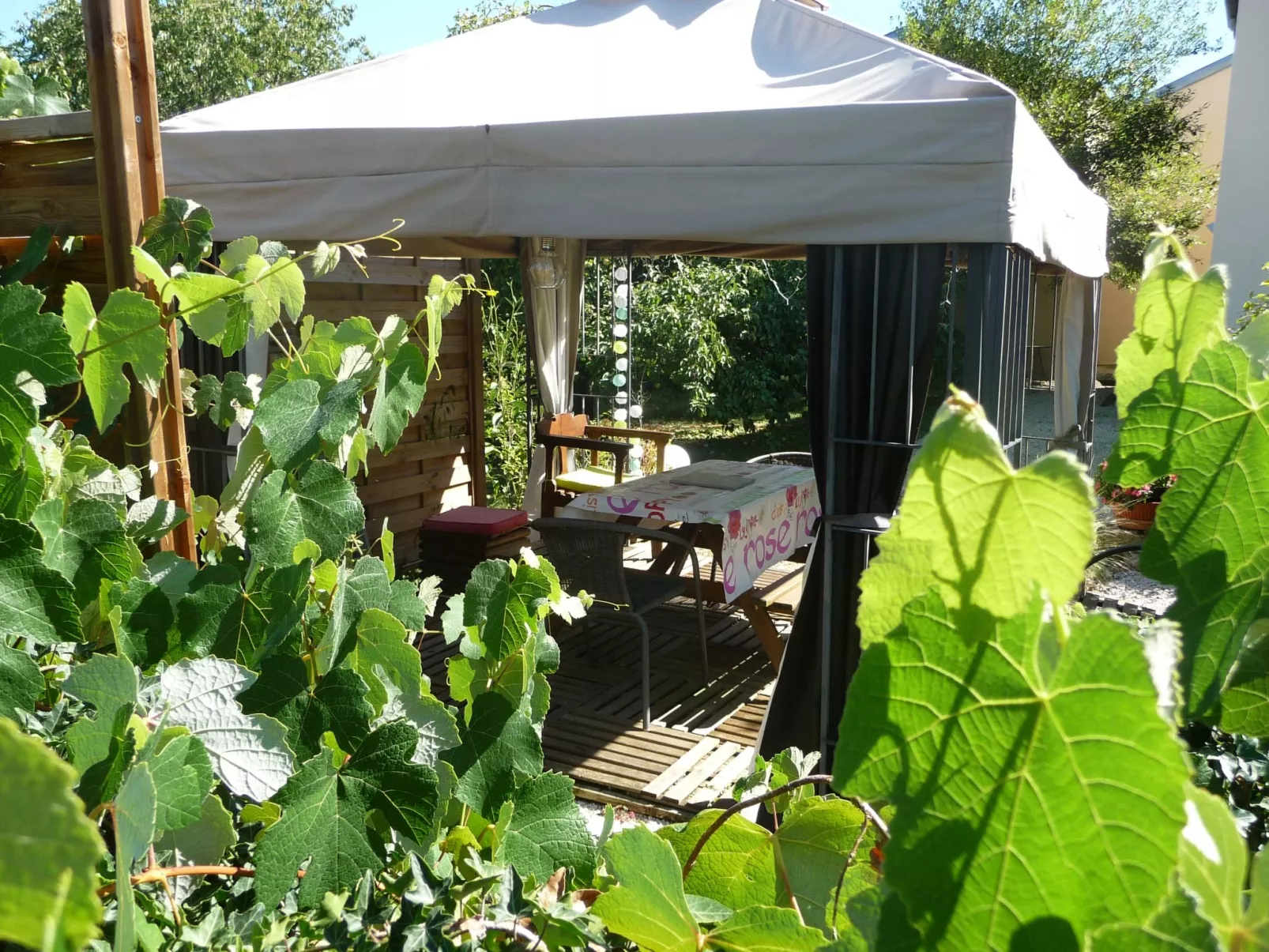 Domaine "Chez Marianne" mit Privatparkplatz-Image-tags.info