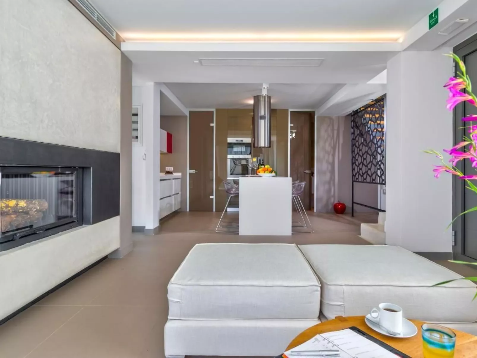 "Villa Charisma" mit eigenem Pool-Inside