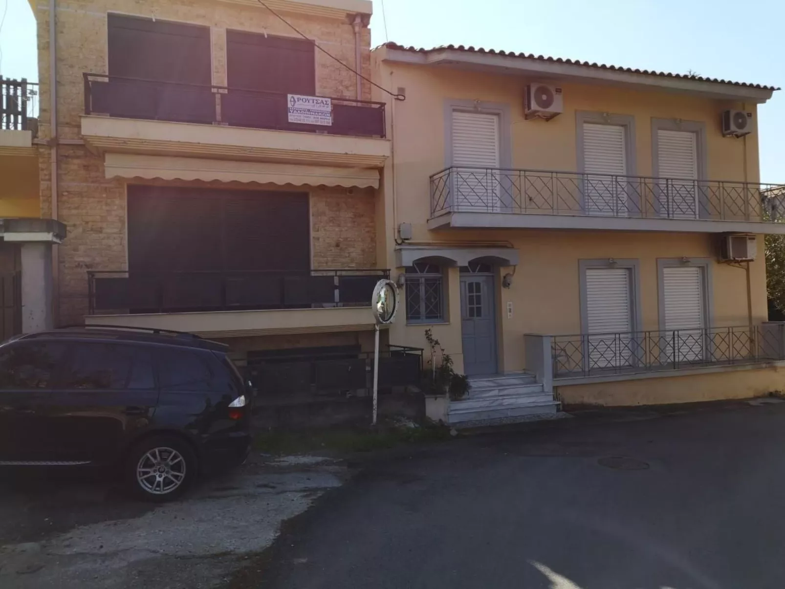 Mit Blick auf das Wasser-Outside