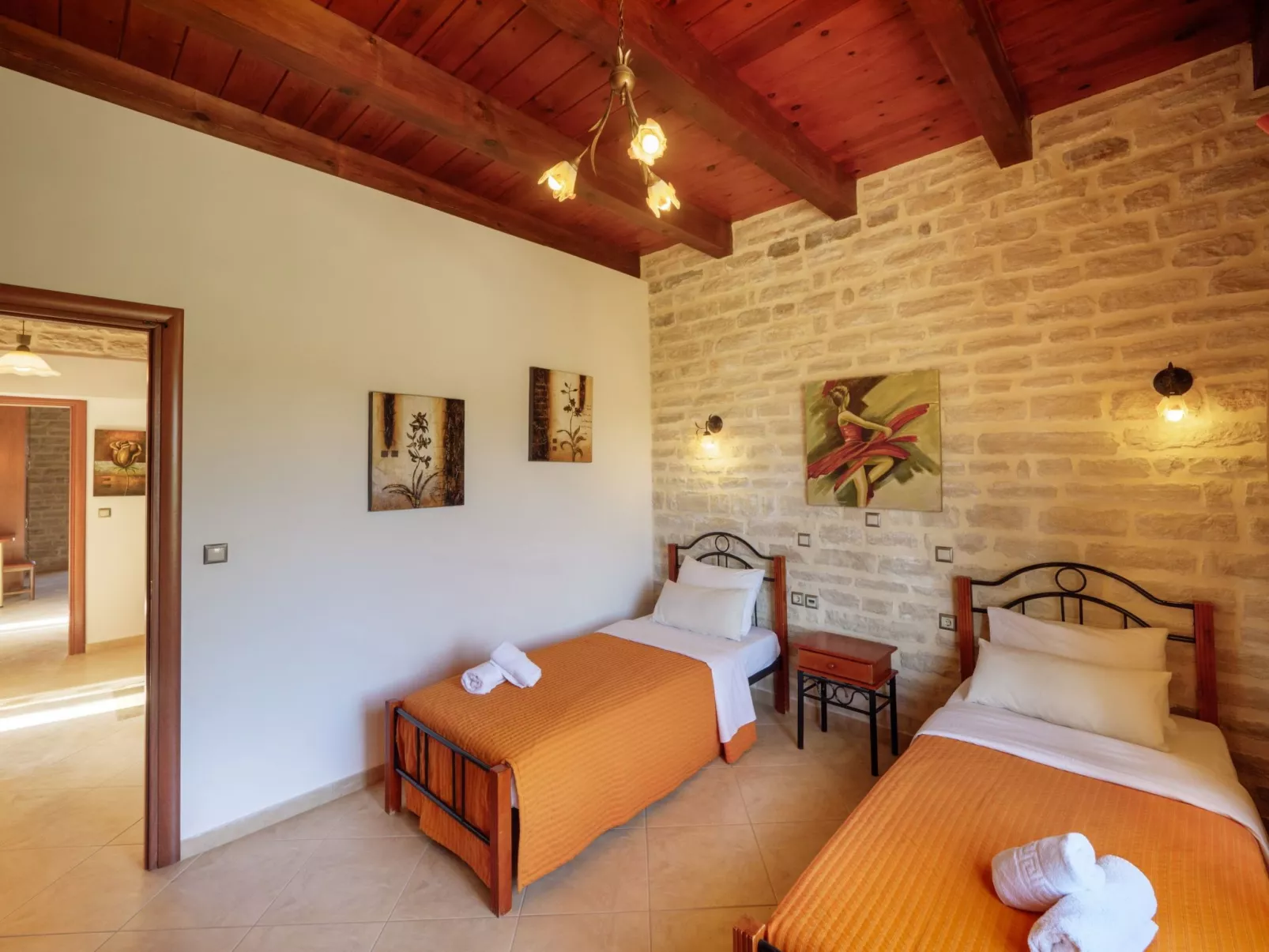 Familienfreundliche Villa mit Pool, BBQ, Kinderbereich-Inside