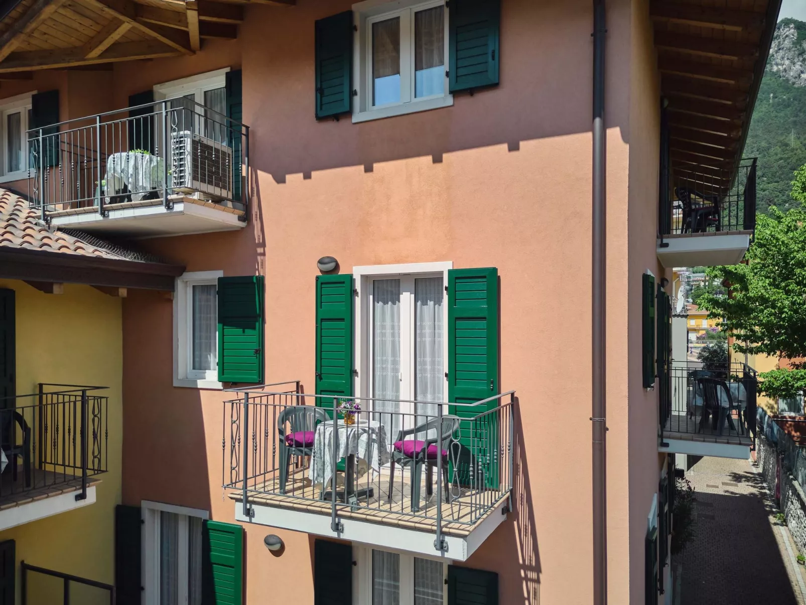 Große Wohnung mit Balkon BV6-Draußen