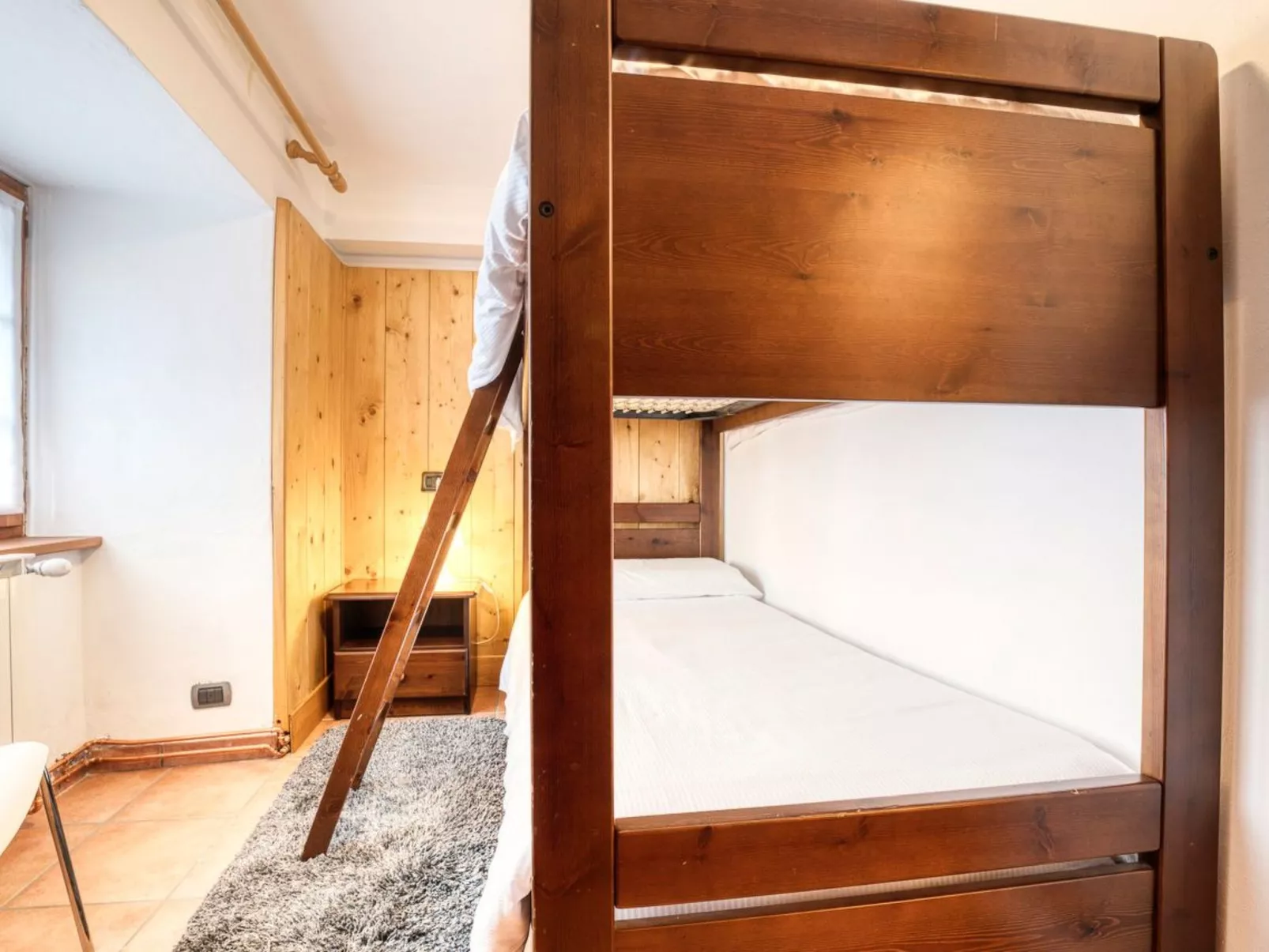 Wohnung im Dorfzentrum Ronco 2-Drinnen