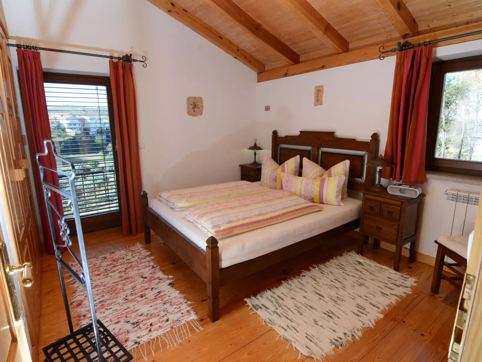 Mit Sonnenterrasse und großem Garten-Drinnen