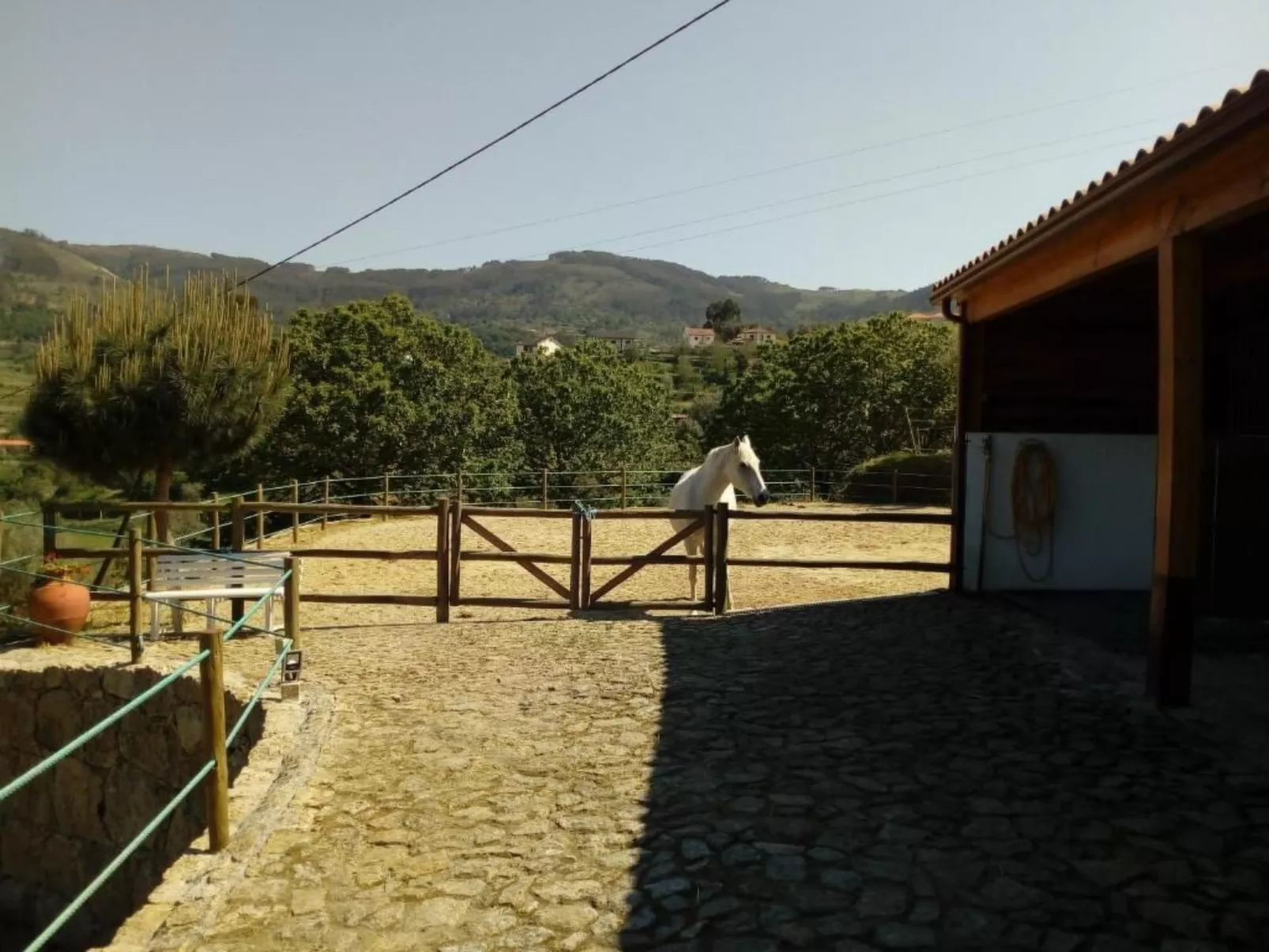 Fabelhafter Pool in einer atemberaubenden Landschaft-Image-tags.info