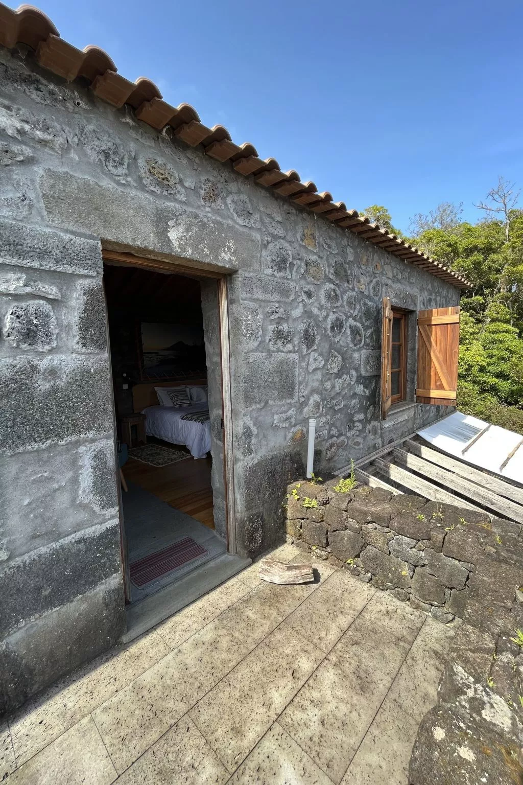 "Vinea Lava" mit Blick auf das Wasser-Outside