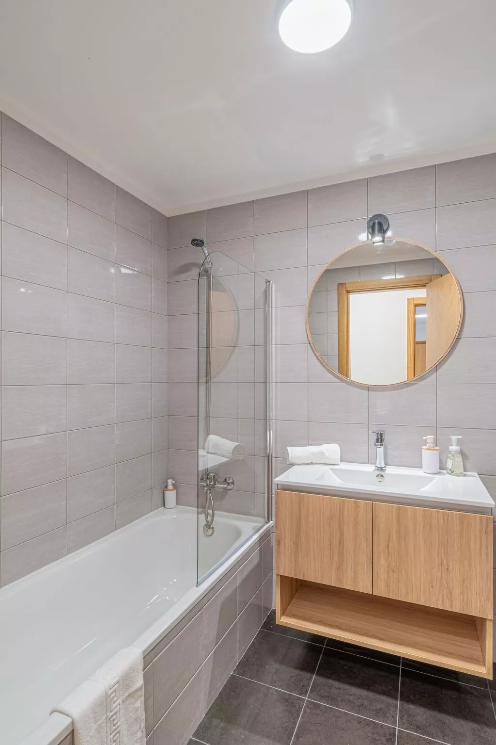 "Sonnenblume" mit Gemeinschaftspool-Dedans