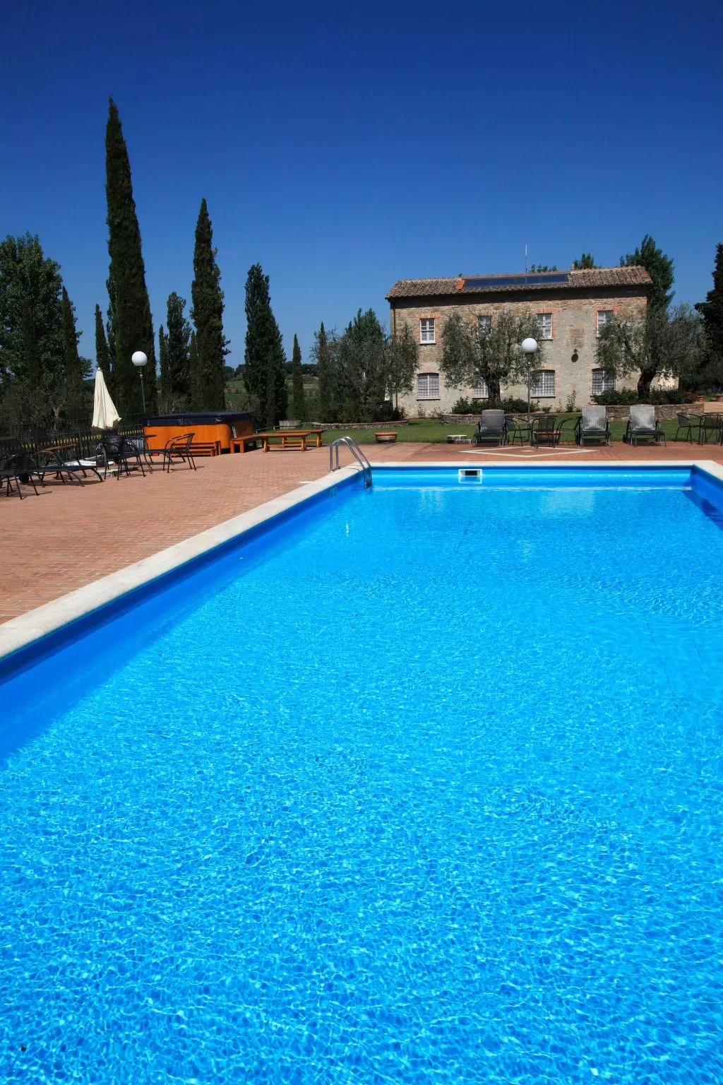 Wohnung in Sarteano mit Privatparkplatz-Draußen