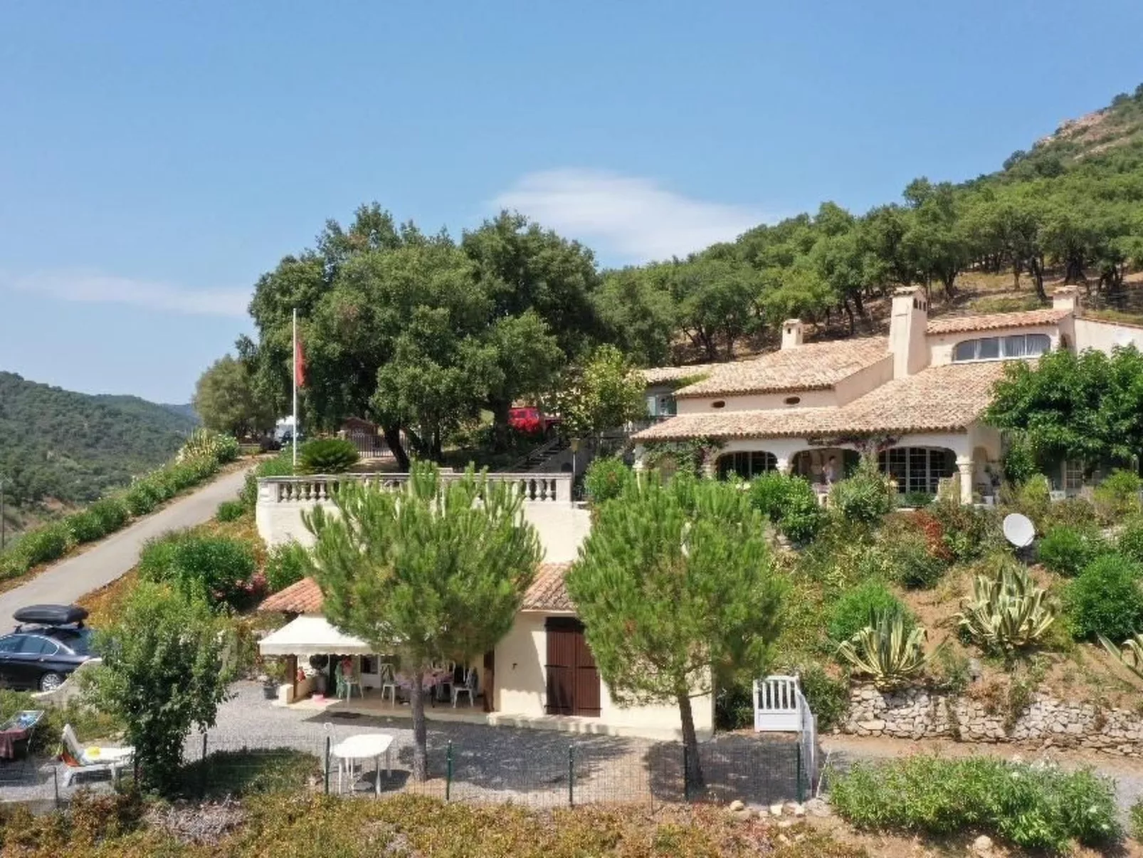 4 Zimmerhaus-Outside