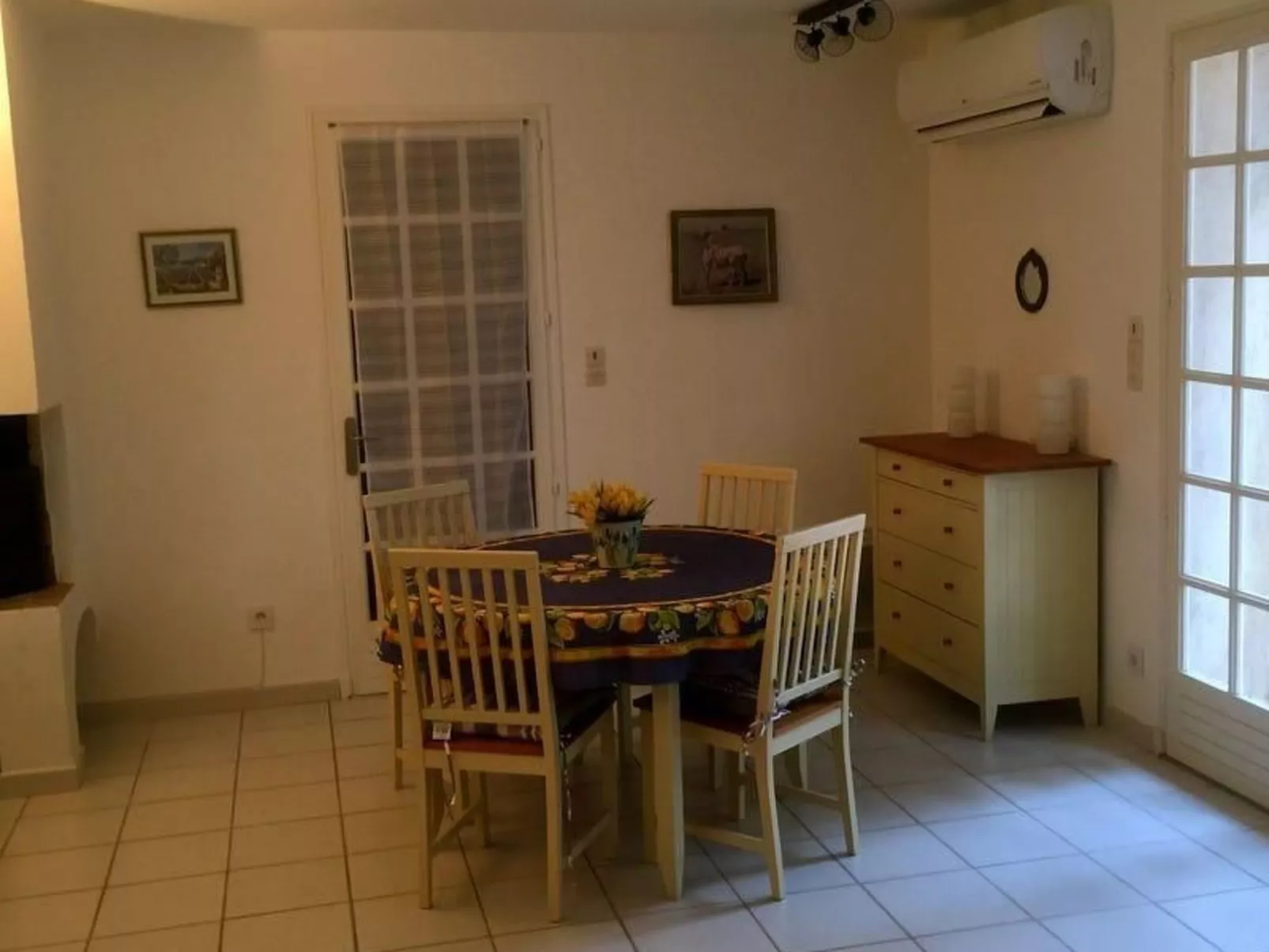 La Garonnette 5-Drinnen