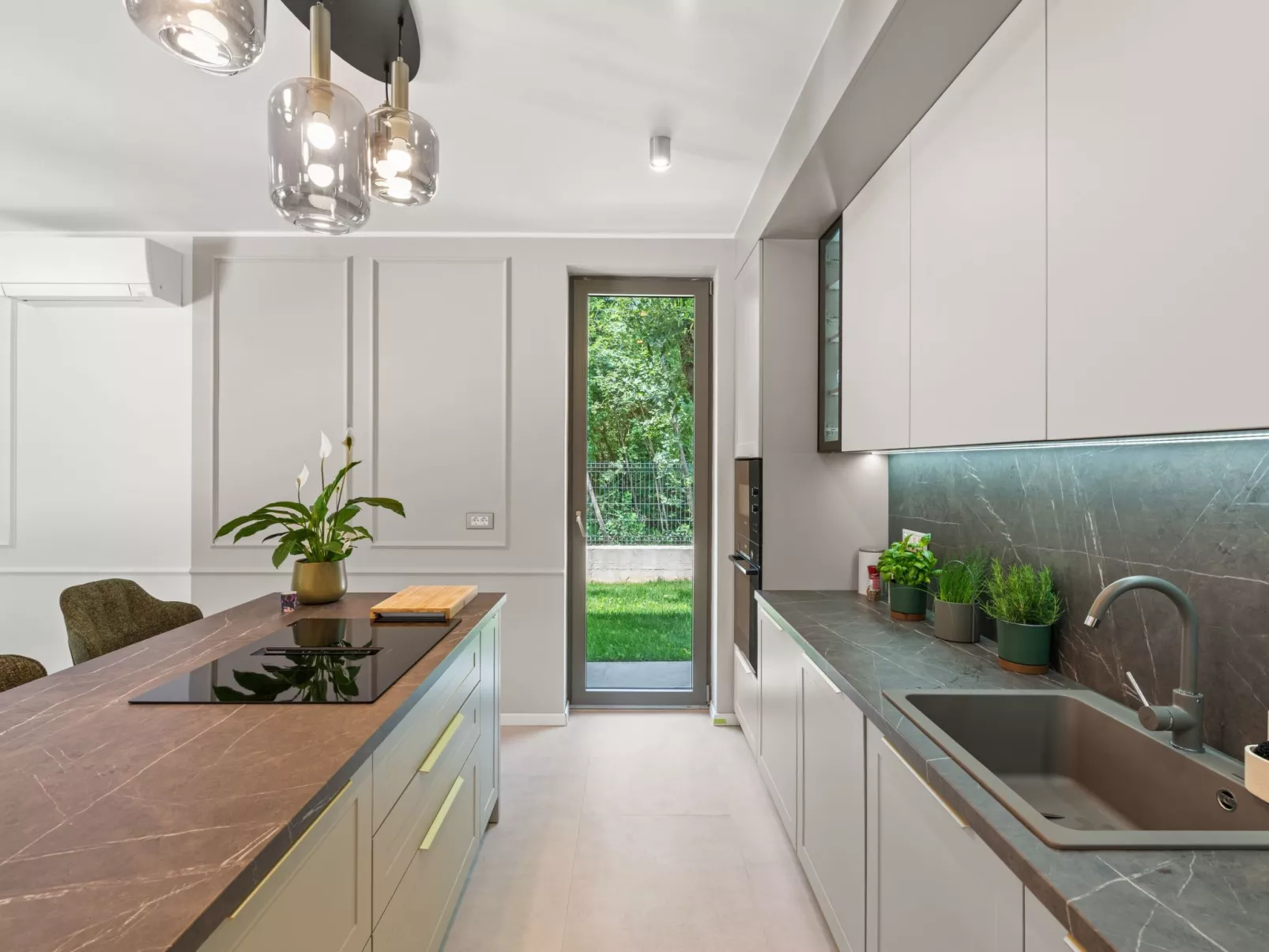 Luxuriöse Waldvilla mit beheiztem Pool in Kroatien-Dedans