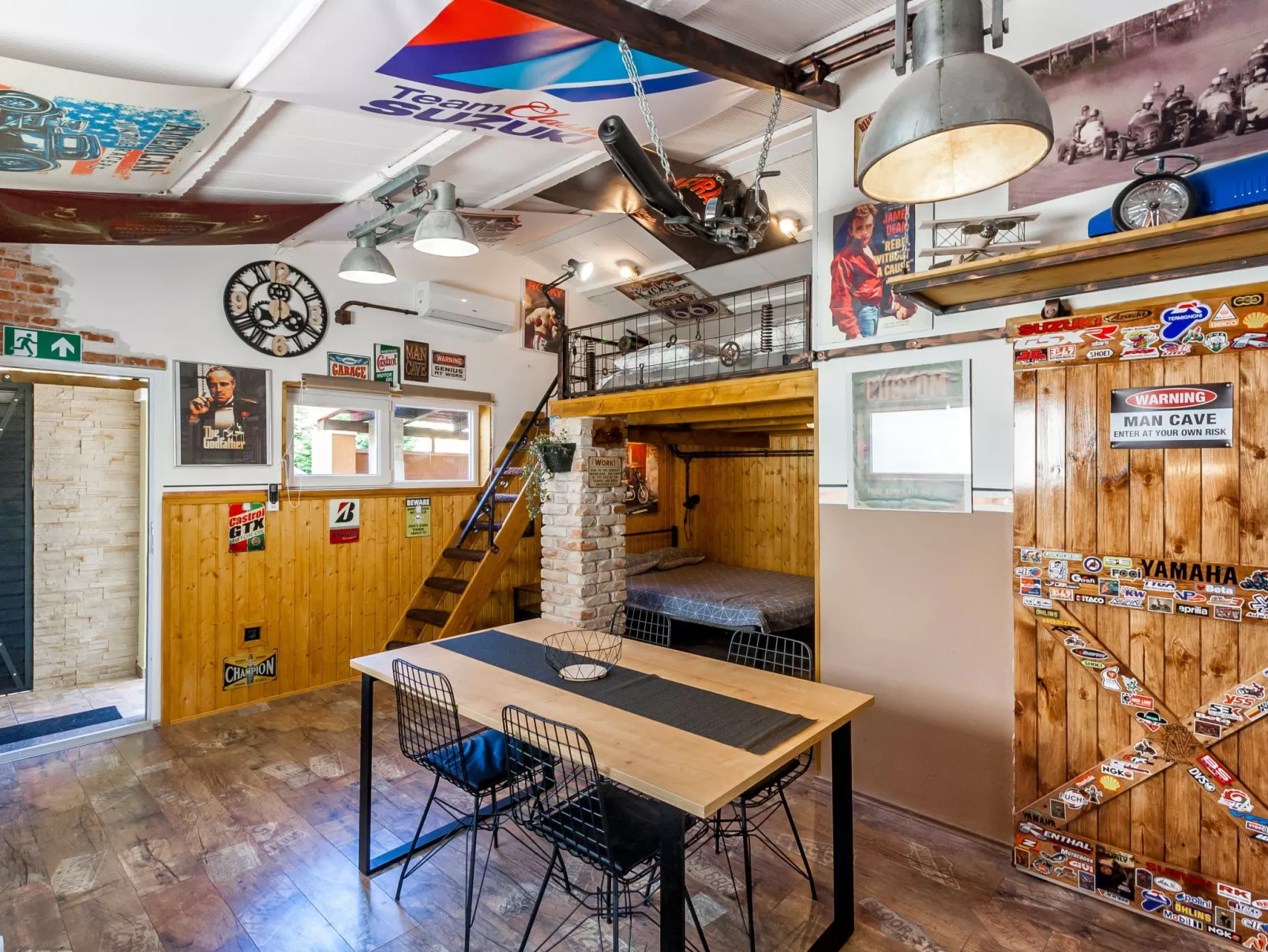 Haus im Industriestil Eni mit privatem Parkplatz-Drinnen