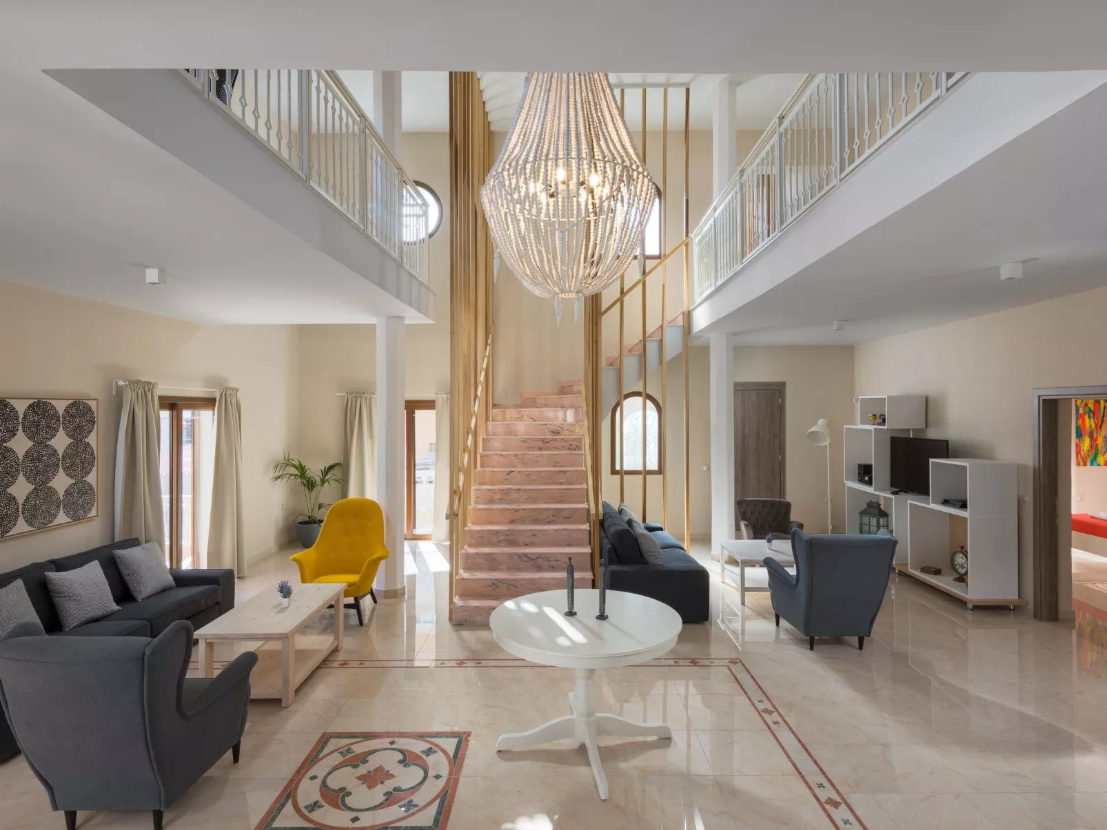 Geräumige Villa Evelyn für 10 Personen mit Pool