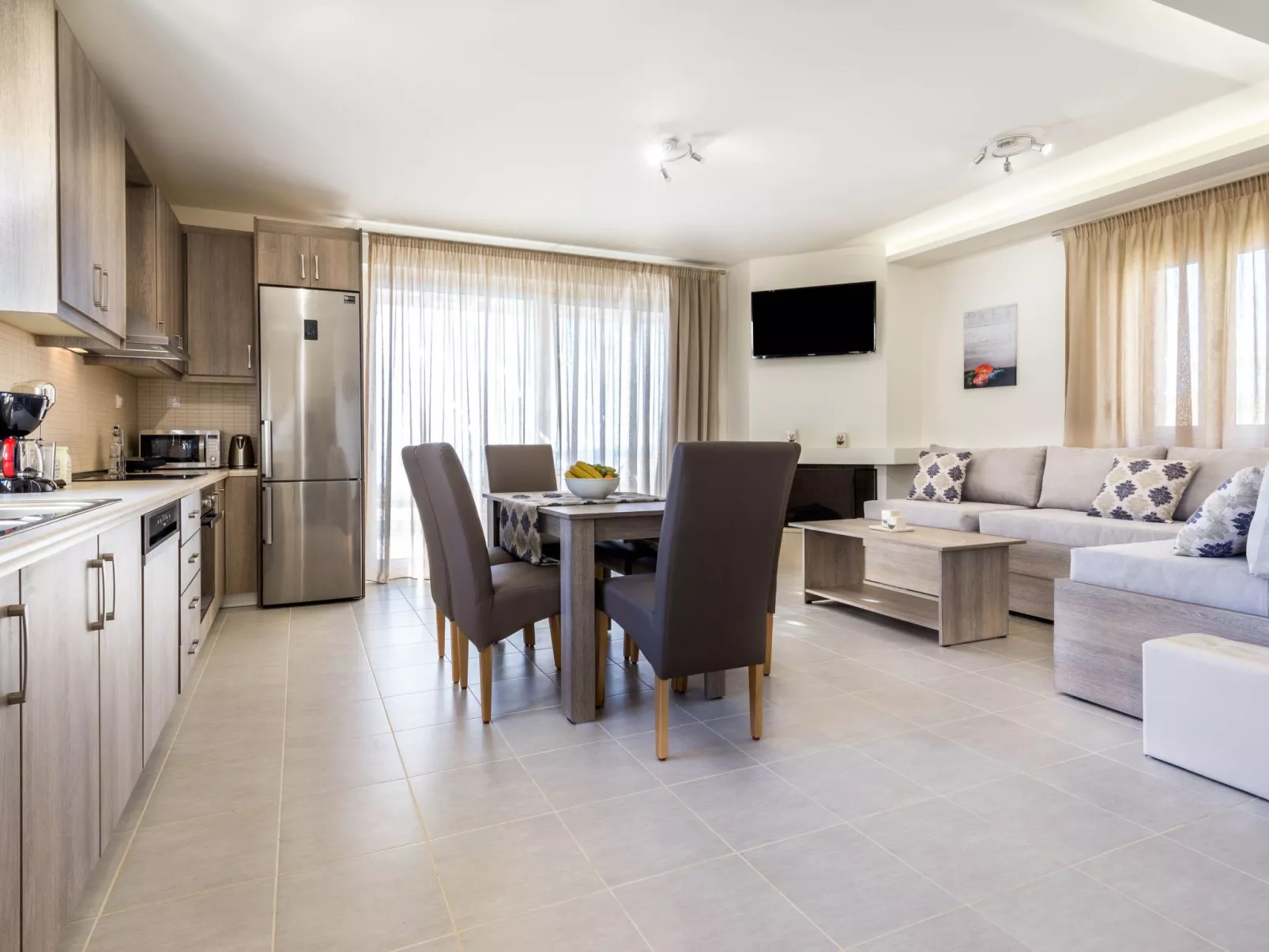 Elegante Villa an der Küste mit privatem Pool-Drinnen