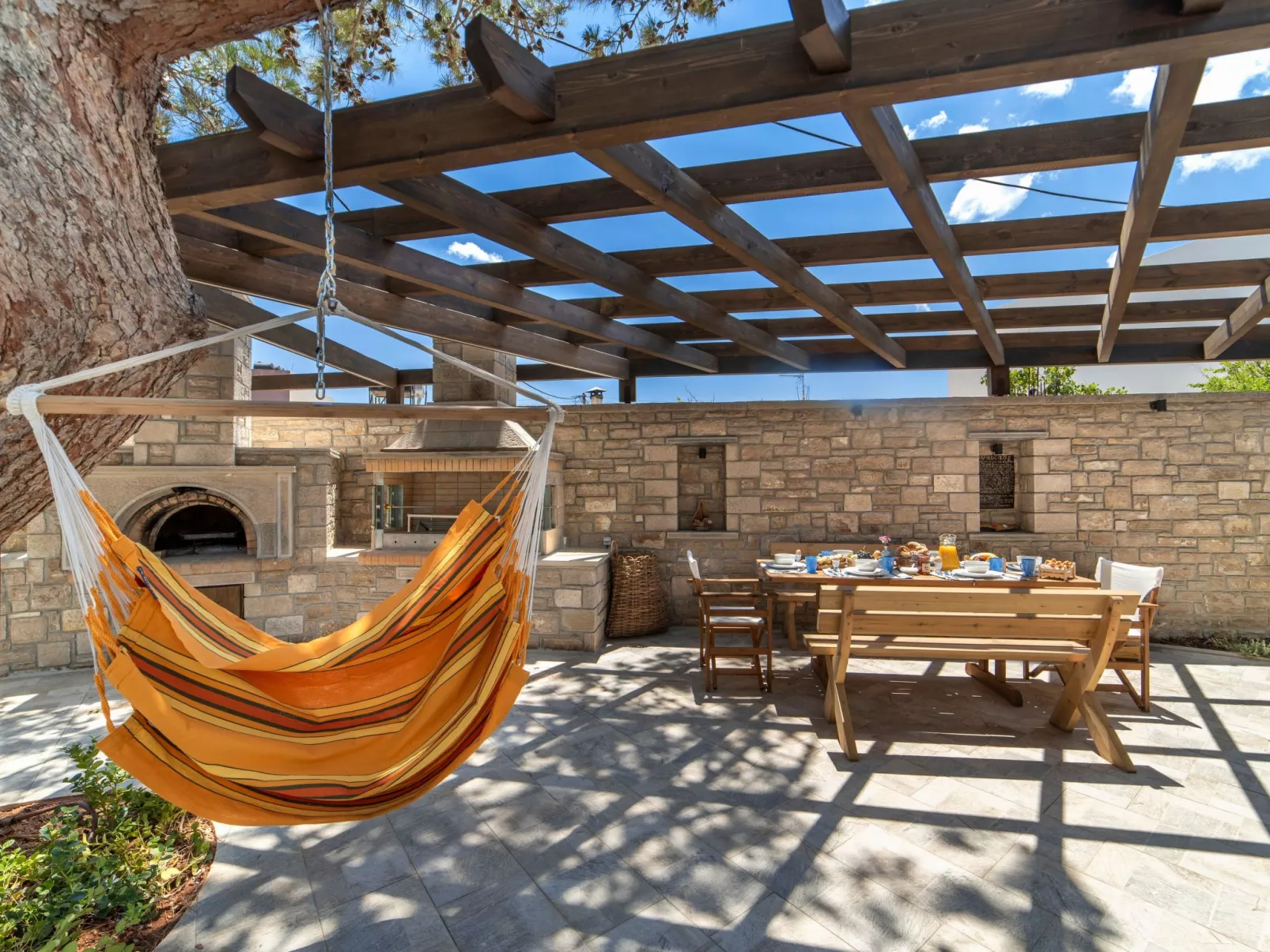 Luxuriöses Ferienhaus mit heizbarem Infinitypool-Draußen