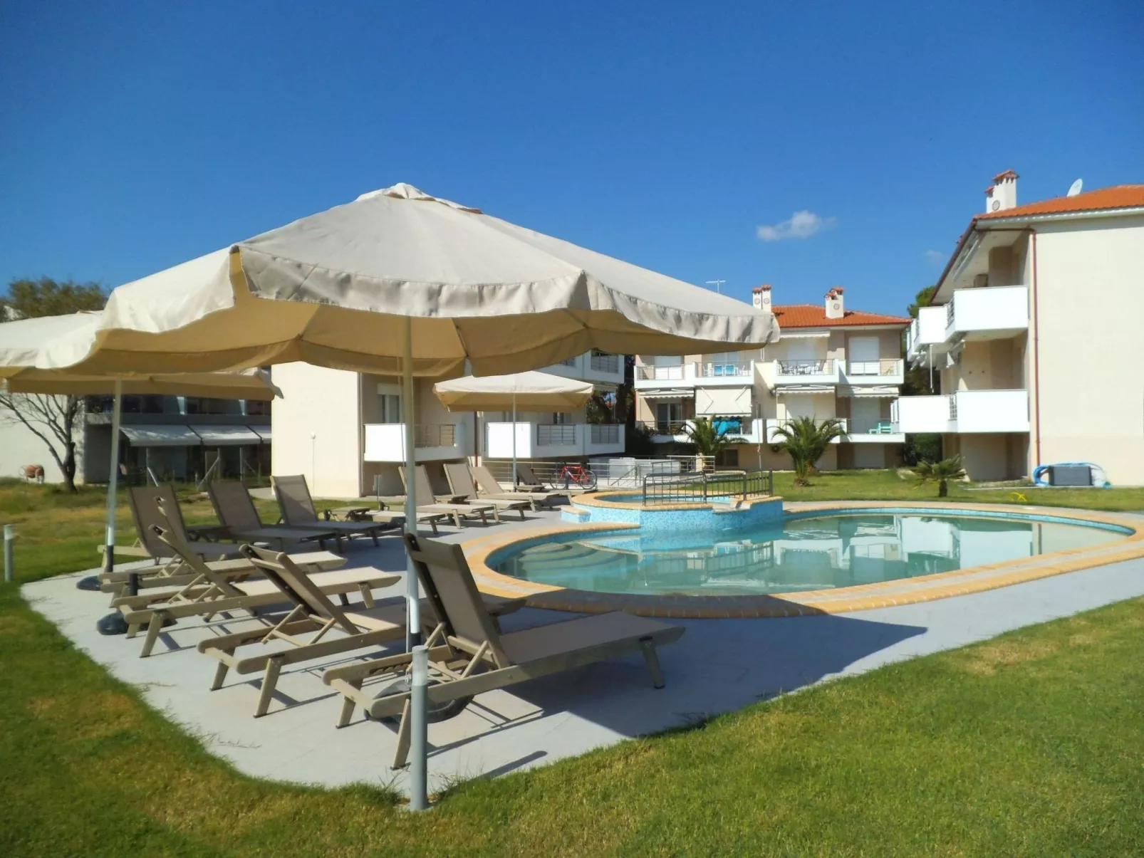 Finikas Garden Nikit-Outside